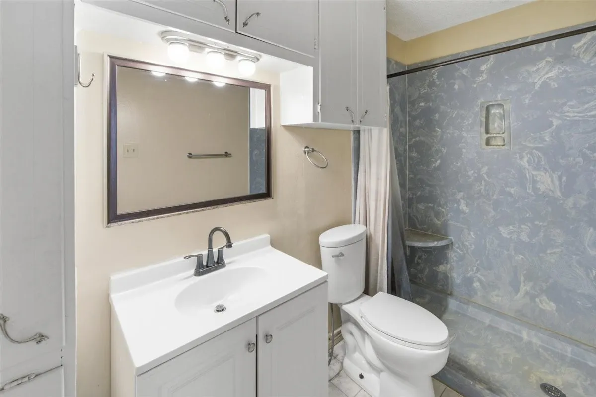 Single Family Residence For Sale in Falls County , 710 E Avenue A, Rosebud, Texas 76570, 4 Bedroom, 3 Bathroom, Garage spaces, 1,852 Sqft, built in 1960, mls#21354742, Real Estate Agent in Rosebud, Homes For Sale in Falls county, Homes For Sale in Rosebud, Realtor in Rosebud Texas, Real Estate Brokerage Independent Realty Texas, Luminita Cordes Realtor