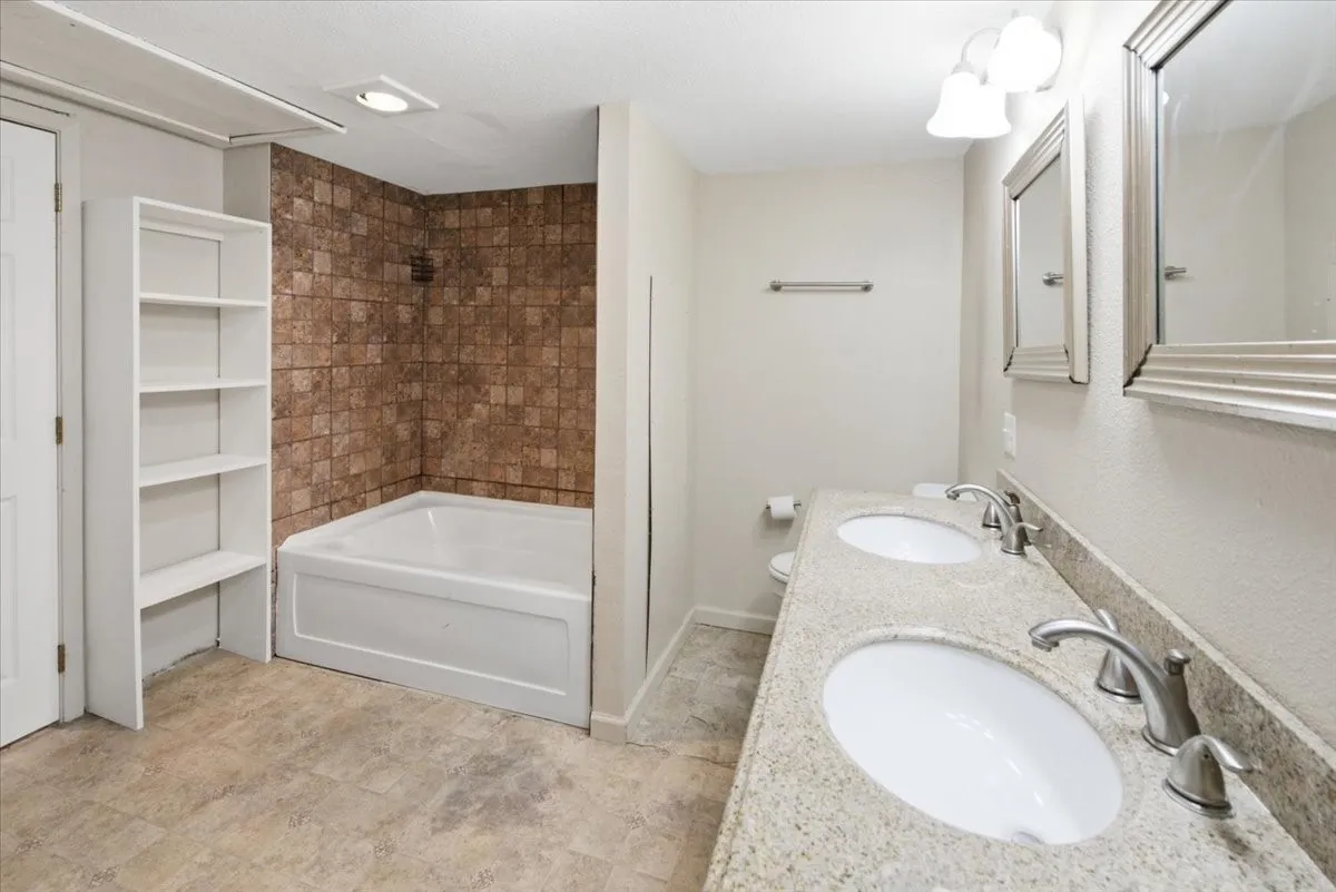 Single Family Residence For Sale in Falls County , 710 E Avenue A, Rosebud, Texas 76570, 4 Bedroom, 3 Bathroom, Garage spaces, 1,852 Sqft, built in 1960, mls#21354742, Real Estate Agent in Rosebud, Homes For Sale in Falls county, Homes For Sale in Rosebud, Realtor in Rosebud Texas, Real Estate Brokerage Independent Realty Texas, Luminita Cordes Realtor