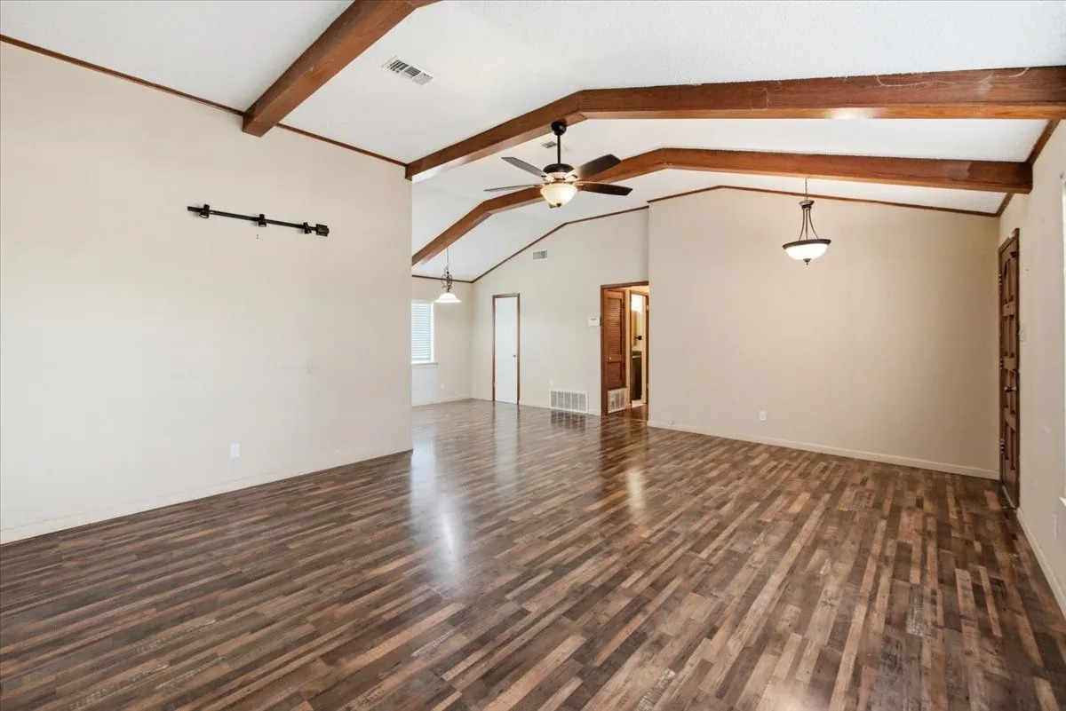 Single Family Residence For Sale in Falls County , 710 E Avenue A, Rosebud, Texas 76570, 4 Bedroom, 3 Bathroom, Garage spaces, 1,852 Sqft, built in 1960, mls#21354742, Real Estate Agent in Rosebud, Homes For Sale in Falls county, Homes For Sale in Rosebud, Realtor in Rosebud Texas, Real Estate Brokerage Independent Realty Texas, Luminita Cordes Realtor