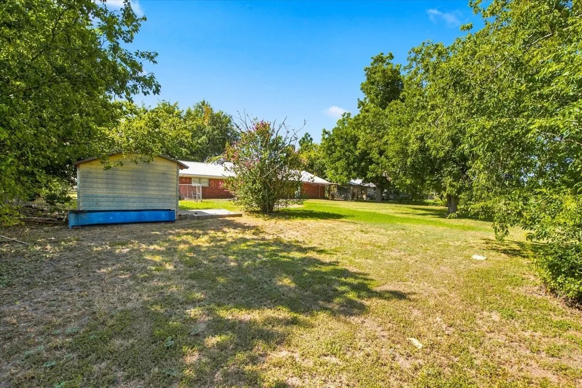Single Family Residence For Sale in Falls County , 710 E Avenue A, Rosebud, Texas 76570, 4 Bedroom, 3 Bathroom, Garage spaces, 1,852 Sqft, built in 1960, mls#21354742, Real Estate Agent in Rosebud, Homes For Sale in Falls county, Homes For Sale in Rosebud, Realtor in Rosebud Texas, Real Estate Brokerage Independent Realty Texas, Luminita Cordes Realtor