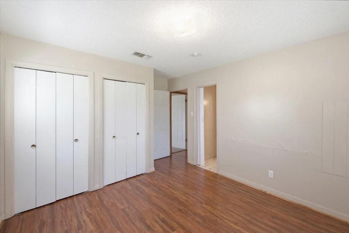 Single Family Residence For Sale in Falls County , 710 E Avenue A, Rosebud, Texas 76570, 4 Bedroom, 3 Bathroom, Garage spaces, 1,852 Sqft, built in 1960, mls#21354742, Real Estate Agent in Rosebud, Homes For Sale in Falls county, Homes For Sale in Rosebud, Realtor in Rosebud Texas, Real Estate Brokerage Independent Realty Texas, Luminita Cordes Realtor