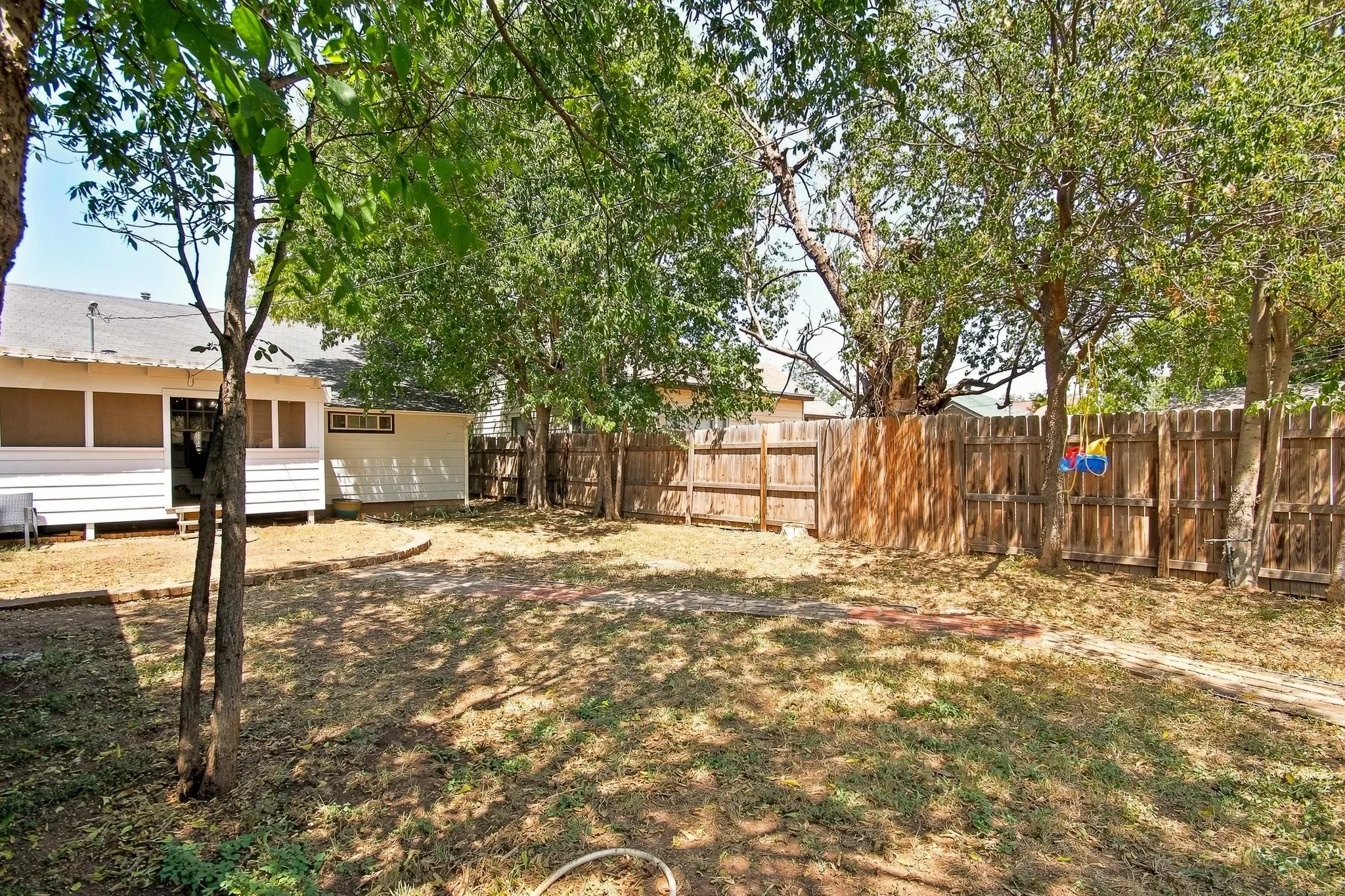 Single Family Residence For Sale in Taylor County , 1825 Sycamore Street, Abilene, Texas 79602, 2 Bedroom, 1 Bathroom, Garage spaces, 1,093 Sqft, built in 1942, mls#21357739, Real Estate Agent in Abilene, Homes For Sale in Taylor county, Homes For Sale in Abilene, Realtor in Abilene Texas, Real Estate Brokerage Independent Realty Texas, Luminita Cordes Realtor