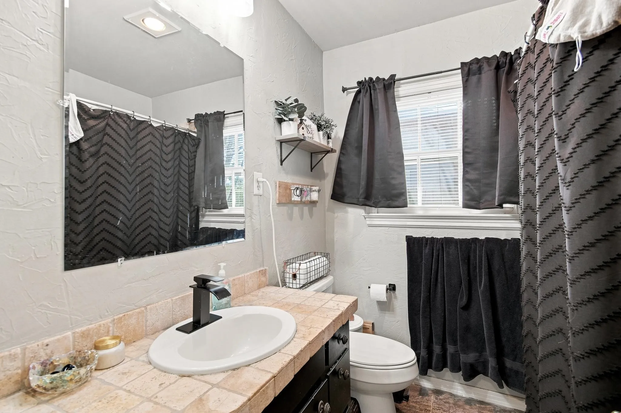 Single Family Residence For Sale in Taylor County , 1825 Sycamore Street, Abilene, Texas 79602, 2 Bedroom, 1 Bathroom, Garage spaces, 1,093 Sqft, built in 1942, mls#21357739, Real Estate Agent in Abilene, Homes For Sale in Taylor county, Homes For Sale in Abilene, Realtor in Abilene Texas, Real Estate Brokerage Independent Realty Texas, Luminita Cordes Realtor
