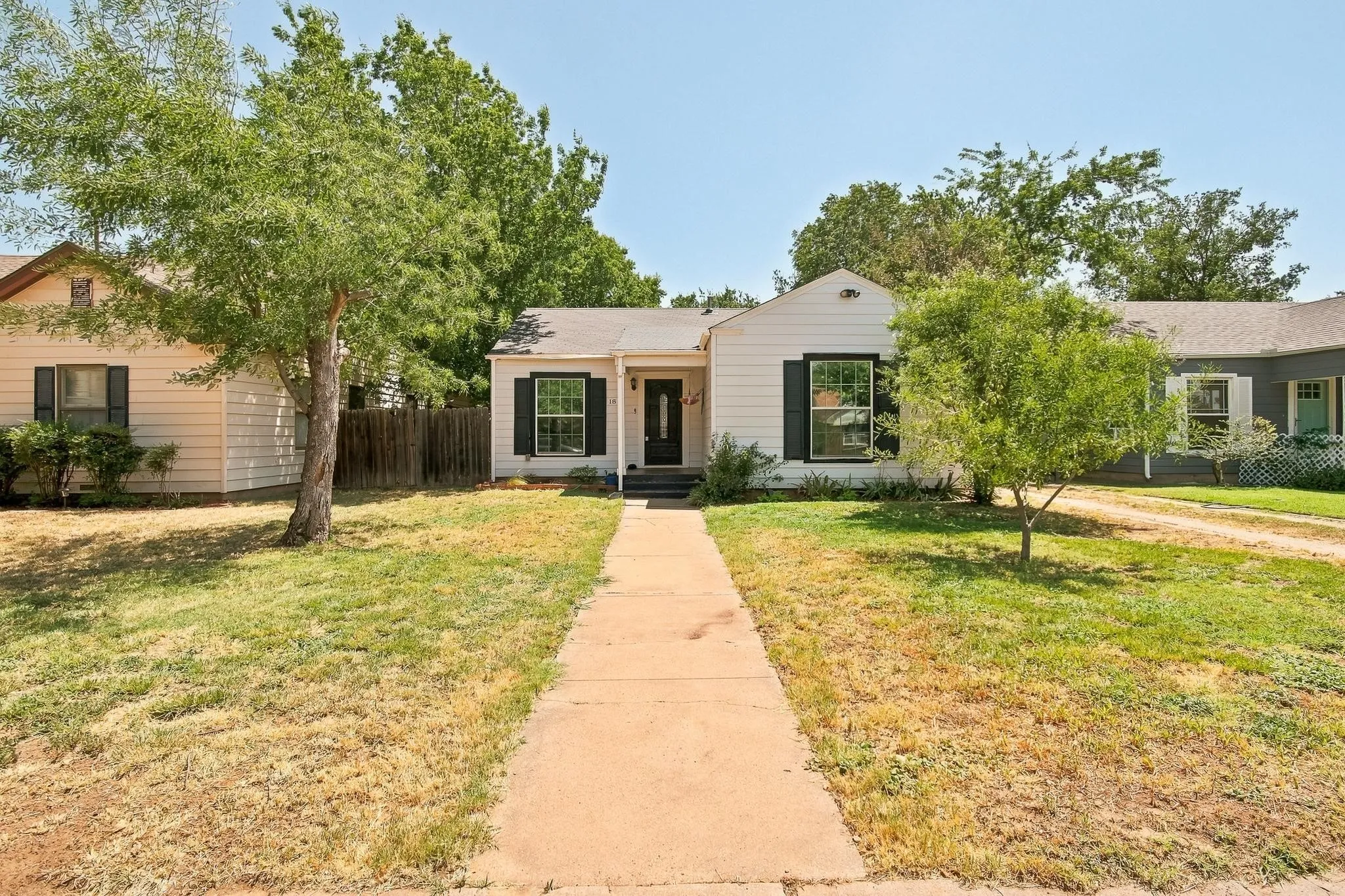 Single Family Residence For Sale in Taylor County , 1825 Sycamore Street, Abilene, Texas 79602, 2 Bedroom, 1 Bathroom, Garage spaces, 1,093 Sqft, built in 1942, mls#21357739, Real Estate Agent in Abilene, Homes For Sale in Taylor county, Homes For Sale in Abilene, Realtor in Abilene Texas, Real Estate Brokerage Independent Realty Texas, Luminita Cordes Realtor