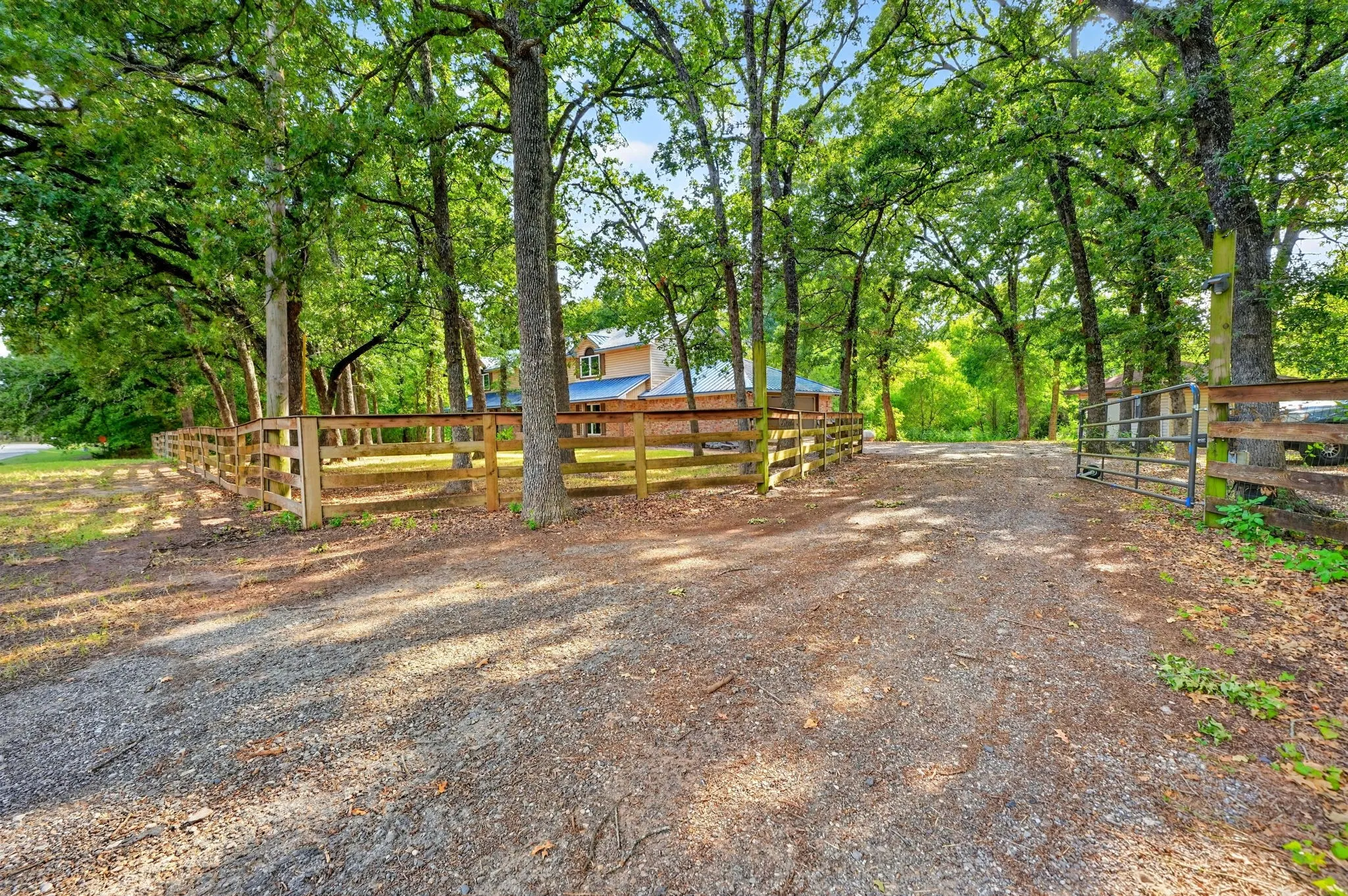Single Family Residence For Sale in Hunt County , 10504 County Road 2450, Terrell, Texas 75160, 5 Bedroom, 3 Bathroom, 2 Garage spaces, 3,830 Sqft, built in 1991, Price $759,150, mls#21351689, Real Estate Agent in Terrell, Homes For Sale in Hunt county, Homes For Sale in Terrell, Realtor in Terrell Texas, Real Estate Brokerage Independent Realty Texas, Luminita Cordes Realtor