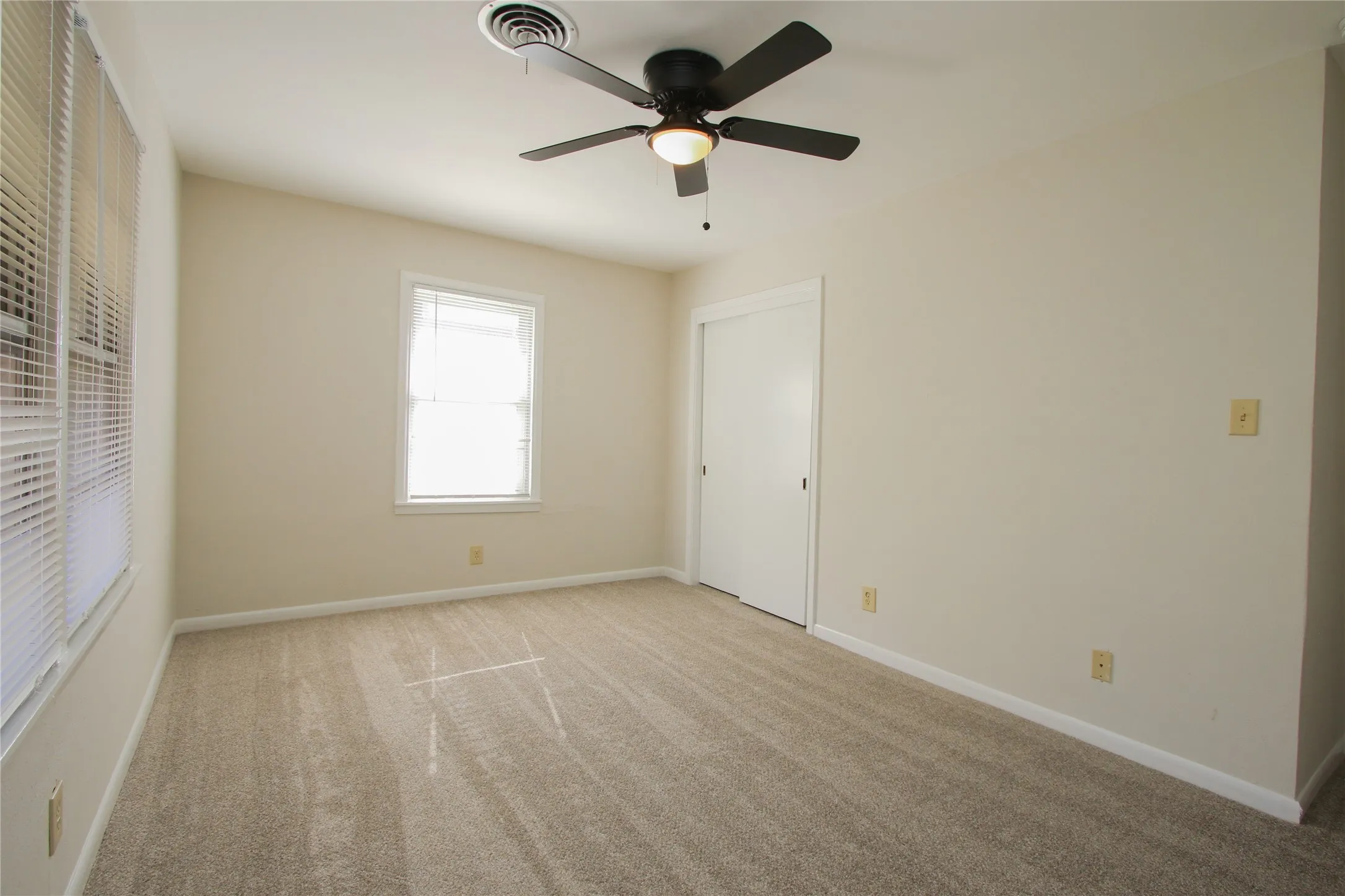 3rd bedroom vacant