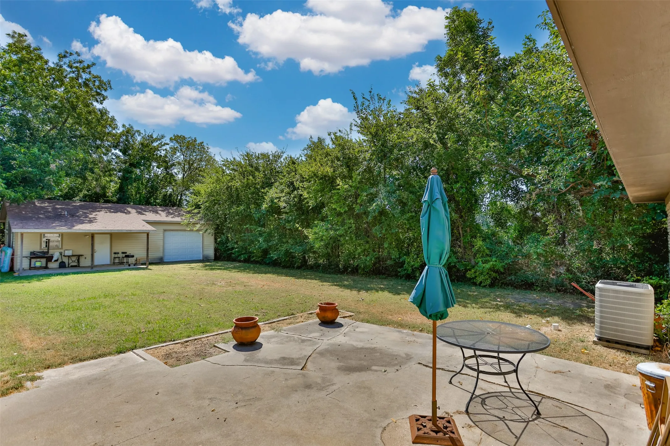 Single Family Residence For Sale in Cooke County , 1634 Old Denton Road, Gainesville, Texas 76240, 3 Bedroom, 3 Bathroom, Garage spaces, 1,768 Sqft, built in 1958, mls#21358053, Real Estate Agent in Gainesville, Homes For Sale in Cooke county, Homes For Sale in Gainesville, Realtor in Gainesville Texas, Real Estate Brokerage Independent Realty Texas, Luminita Cordes Realtor