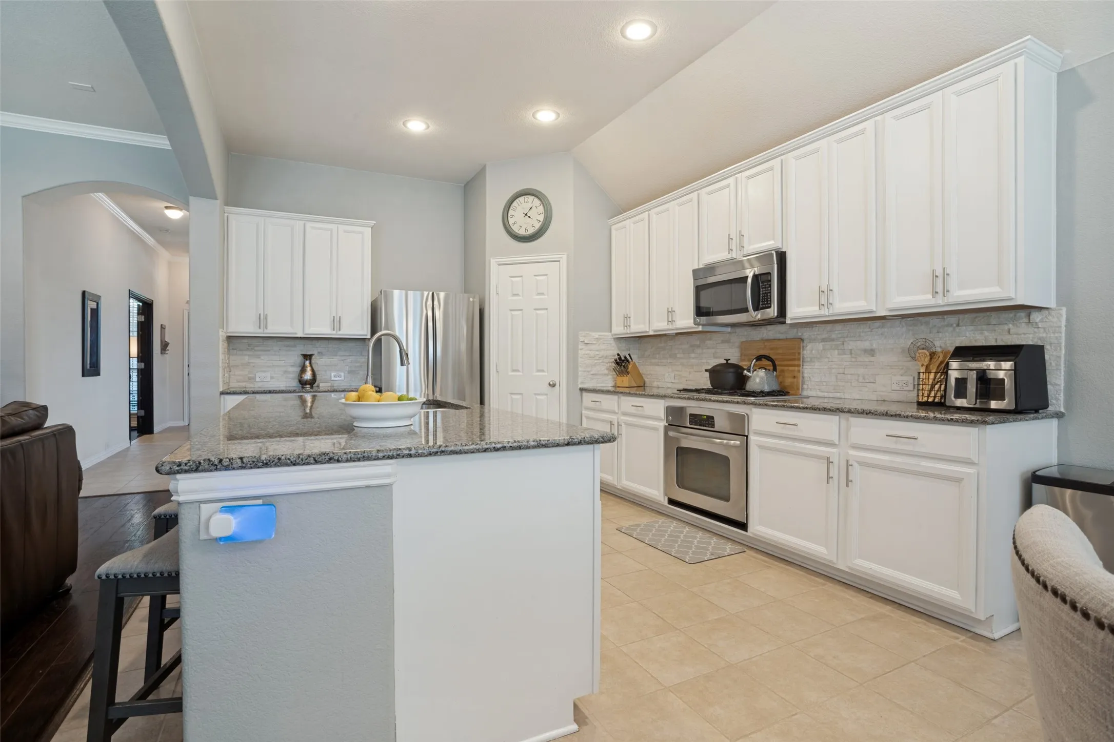 Lots of room for a dedicated coffee bar and more sitting space at the breakfast bar