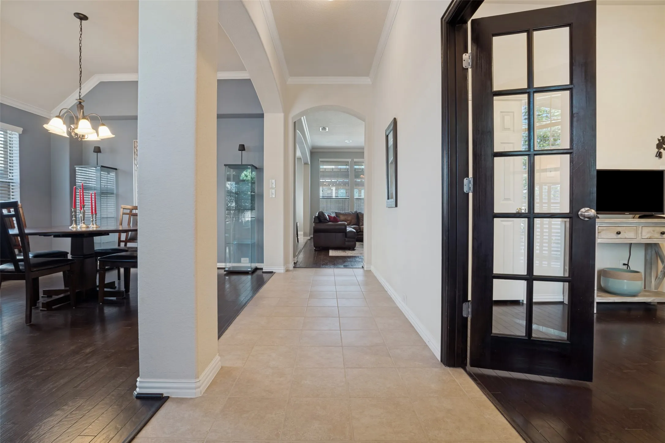 Single Family Residence For Sale in Denton County , 443 Brighton Street, Roanoke, Texas 76262, 4 Bedroom, 2 Bathroom, 1 Garage spaces, 2,246 Sqft, built in 2009, mls#21358981, Real Estate Agent in Roanoke, Homes For Sale in Denton county, Homes For Sale in Roanoke, Realtor in Roanoke Texas, Real Estate Brokerage Independent Realty Texas, Luminita Cordes Realtor