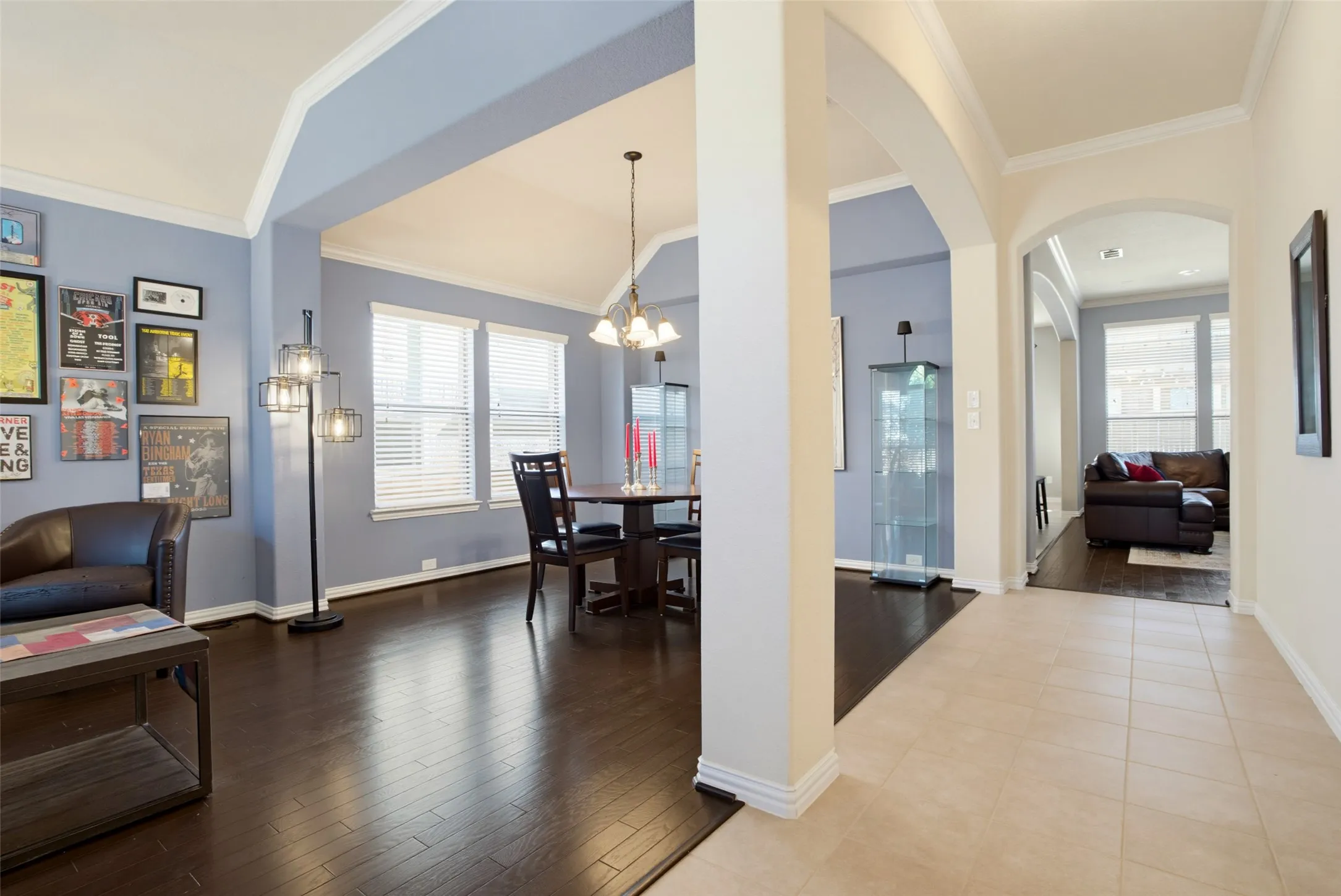 Single Family Residence For Sale in Denton County , 443 Brighton Street, Roanoke, Texas 76262, 4 Bedroom, 2 Bathroom, 1 Garage spaces, 2,246 Sqft, built in 2009, mls#21358981, Real Estate Agent in Roanoke, Homes For Sale in Denton county, Homes For Sale in Roanoke, Realtor in Roanoke Texas, Real Estate Brokerage Independent Realty Texas, Luminita Cordes Realtor