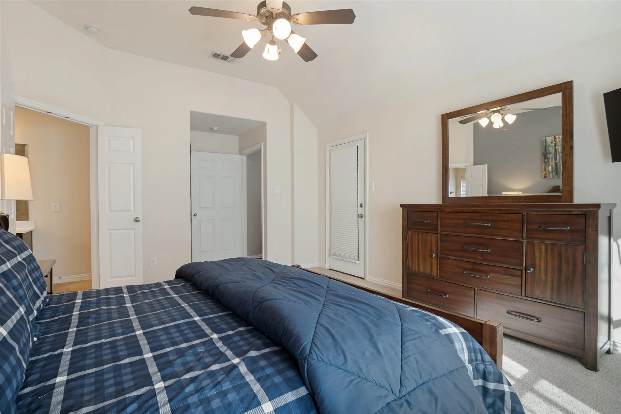Single Family Residence For Sale in Denton County , 443 Brighton Street, Roanoke, Texas 76262, 4 Bedroom, 2 Bathroom, 1 Garage spaces, 2,246 Sqft, built in 2009, mls#21358981, Real Estate Agent in Roanoke, Homes For Sale in Denton county, Homes For Sale in Roanoke, Realtor in Roanoke Texas, Real Estate Brokerage Independent Realty Texas, Luminita Cordes Realtor