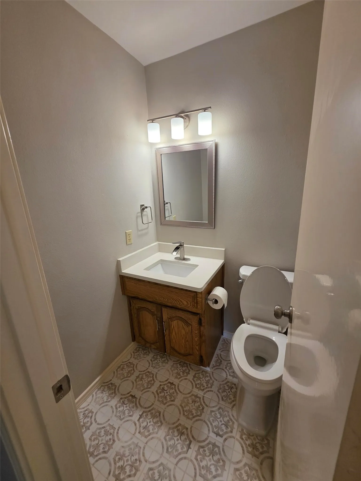 Single Family Residence For Sale in Dallas County , 2214 Shannon Lane, Richardson, Texas 75082, 4 Bedroom, 4 Bathroom, 2 Garage spaces, 2,708 Sqft, built in 1980, Price $539,900, mls#21359684, Real Estate Agent in Richardson, Homes For Sale in Dallas county, Homes For Sale in Richardson, Realtor in Richardson Texas, Real Estate Brokerage Independent Realty Texas, Luminita Cordes Realtor