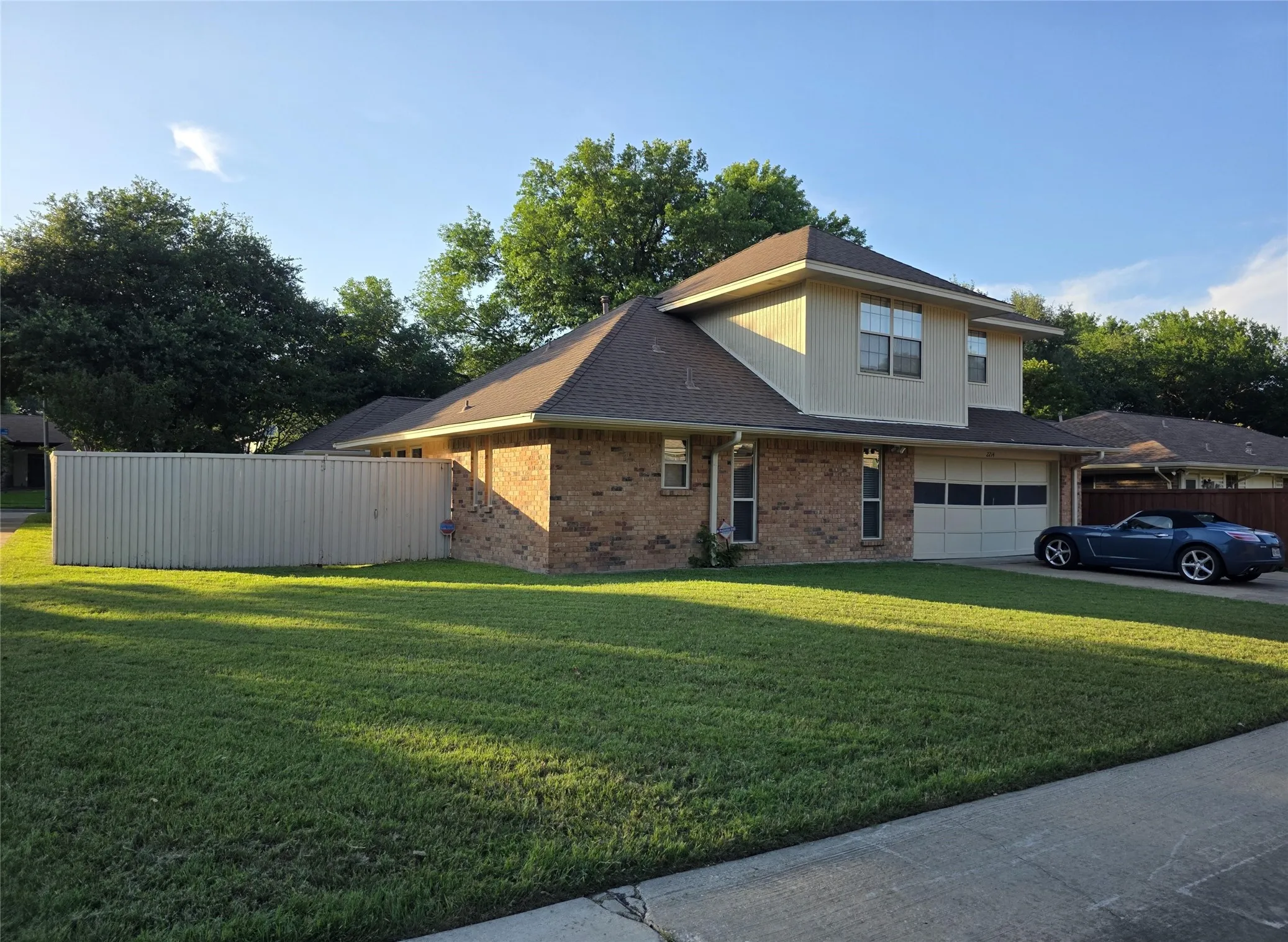 Single Family Residence For Sale in Dallas County , 2214 Shannon Lane, Richardson, Texas 75082, 4 Bedroom, 4 Bathroom, 2 Garage spaces, 2,708 Sqft, built in 1980, Price $539,900, mls#21359684, Real Estate Agent in Richardson, Homes For Sale in Dallas county, Homes For Sale in Richardson, Realtor in Richardson Texas, Real Estate Brokerage Independent Realty Texas, Luminita Cordes Realtor