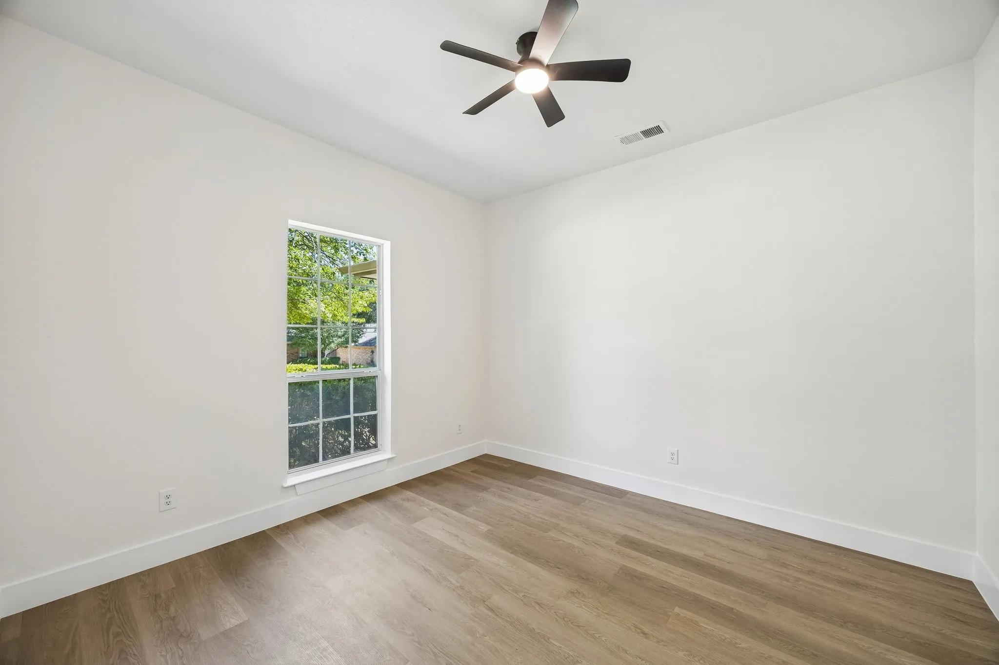 Single Family Residence For Sale in Collin County , 3101 Foxboro Drive, Richardson, Texas 75082, 4 Bedroom, 2 Bathroom, 2 Garage spaces, 1,864 Sqft, built in 1979, mls#21359689, Real Estate Agent in Richardson, Homes For Sale in Collin county, Homes For Sale in Richardson, Realtor in Richardson Texas, Real Estate Brokerage Independent Realty Texas, Luminita Cordes Realtor