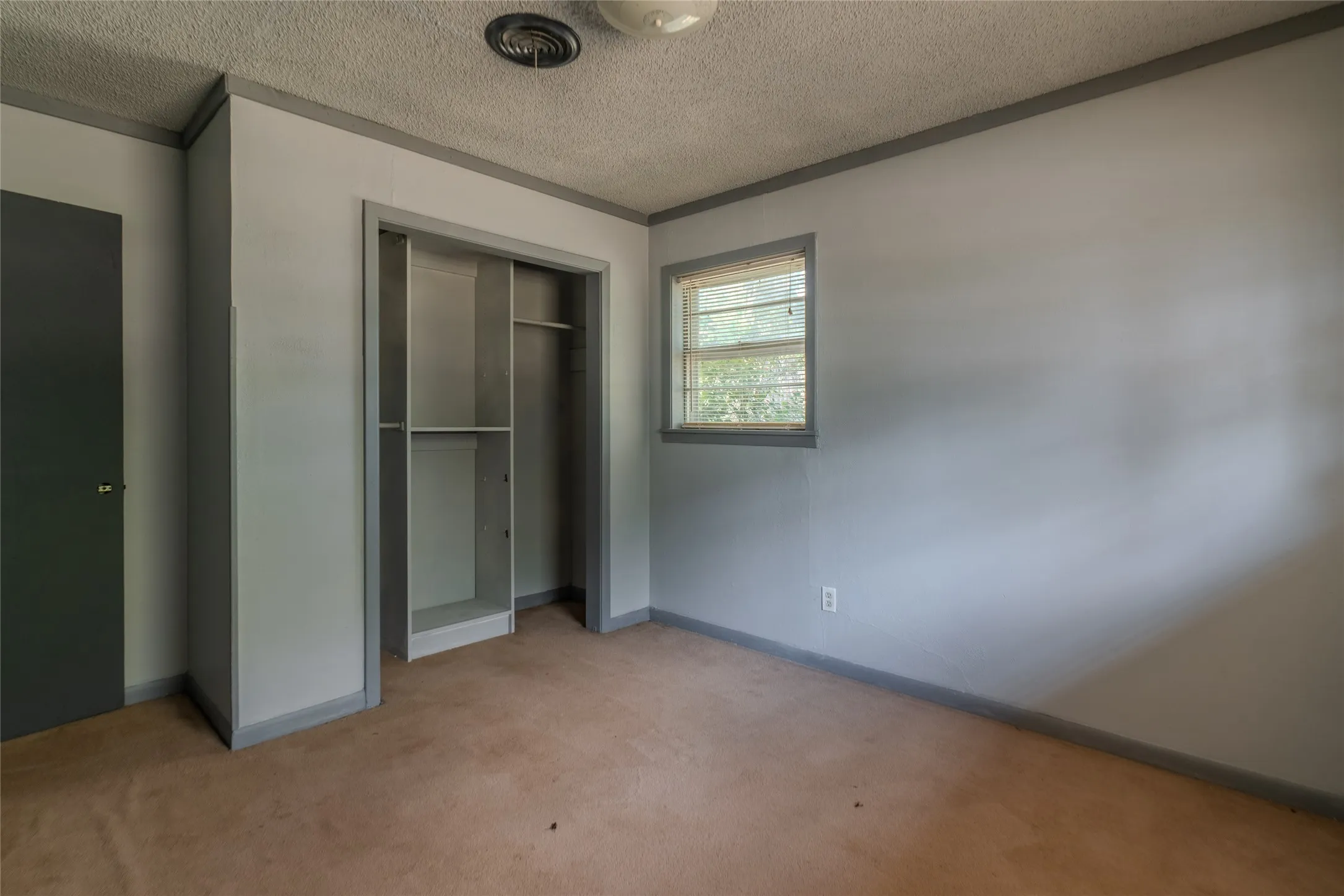 Single Family Residence For Sale in Titus County , 103 W Lide Street, Talco, Texas 75487, 3 Bedroom, 2 Bathroom, Garage spaces, 1,866 Sqft, built in 1968, mls#21359690, Real Estate Agent in Talco, Homes For Sale in Titus county, Homes For Sale in Talco, Realtor in Talco Texas, Real Estate Brokerage Independent Realty Texas, Luminita Cordes Realtor