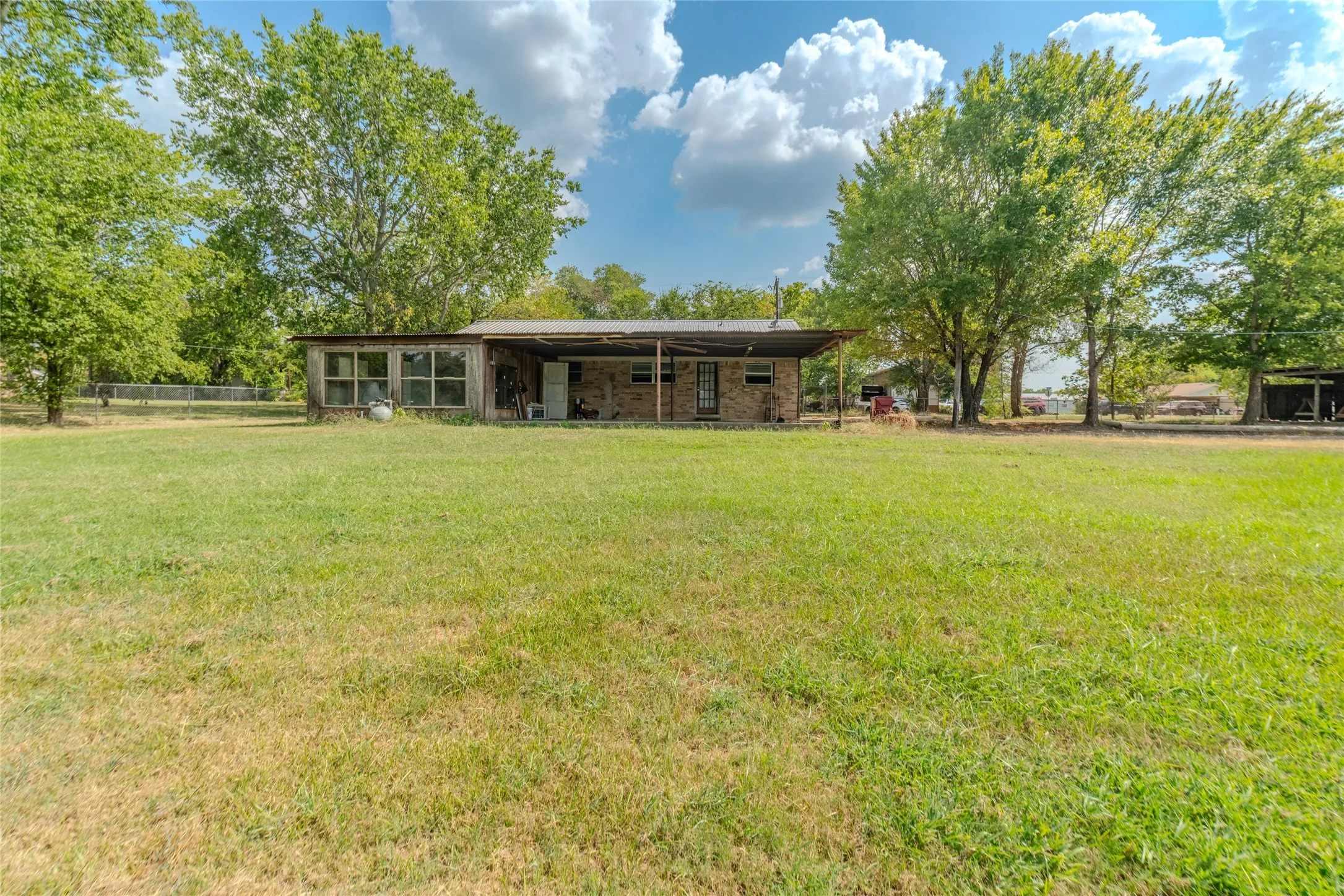 Single Family Residence For Sale in Titus County , 103 W Lide Street, Talco, Texas 75487, 3 Bedroom, 2 Bathroom, Garage spaces, 1,866 Sqft, built in 1968, mls#21359690, Real Estate Agent in Talco, Homes For Sale in Titus county, Homes For Sale in Talco, Realtor in Talco Texas, Real Estate Brokerage Independent Realty Texas, Luminita Cordes Realtor