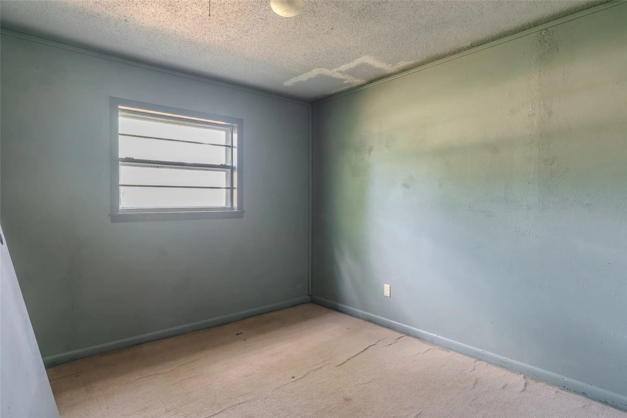 Single Family Residence For Sale in Titus County , 103 W Lide Street, Talco, Texas 75487, 3 Bedroom, 2 Bathroom, Garage spaces, 1,866 Sqft, built in 1968, mls#21359690, Real Estate Agent in Talco, Homes For Sale in Titus county, Homes For Sale in Talco, Realtor in Talco Texas, Real Estate Brokerage Independent Realty Texas, Luminita Cordes Realtor
