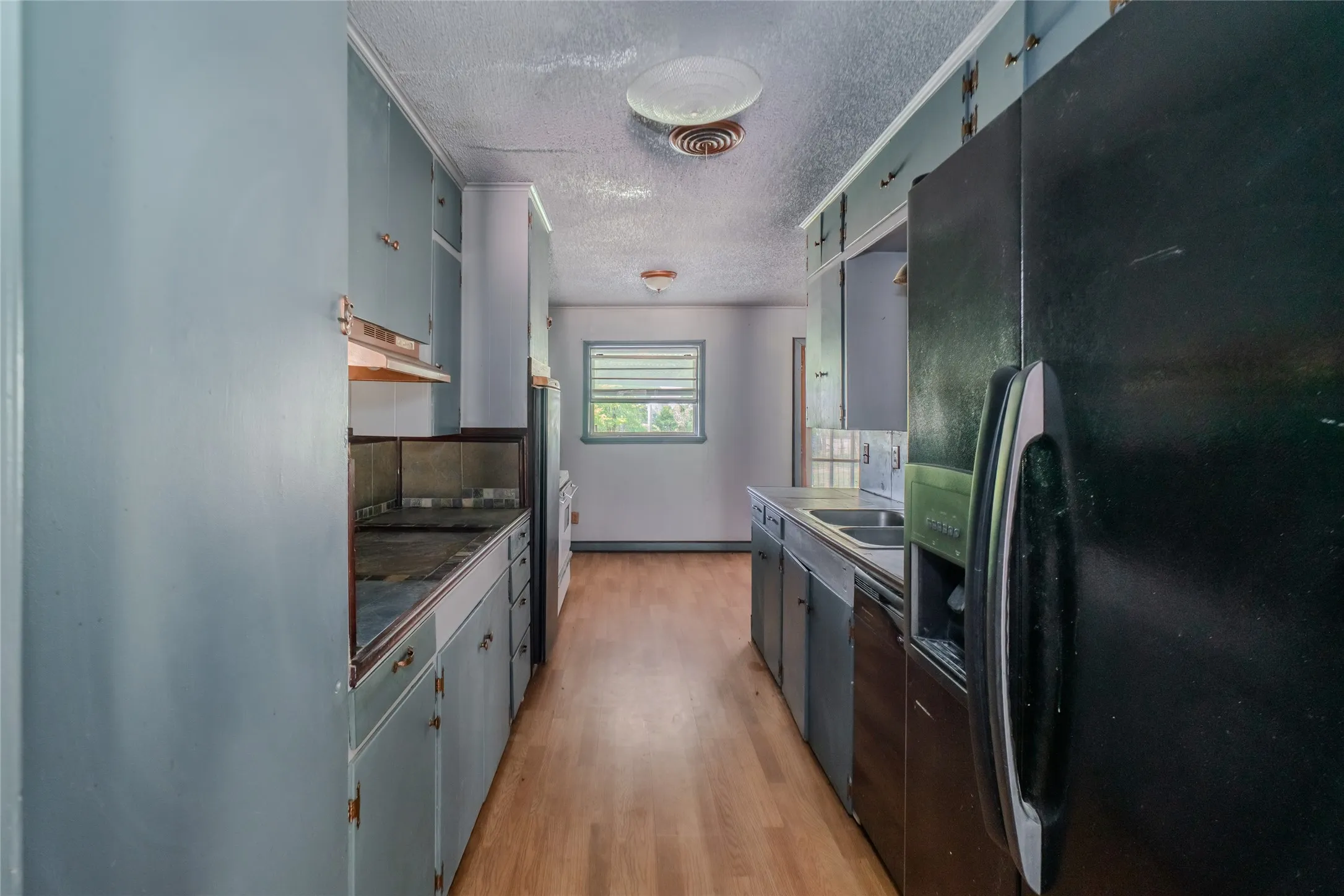Single Family Residence For Sale in Titus County , 103 W Lide Street, Talco, Texas 75487, 3 Bedroom, 2 Bathroom, Garage spaces, 1,866 Sqft, built in 1968, mls#21359690, Real Estate Agent in Talco, Homes For Sale in Titus county, Homes For Sale in Talco, Realtor in Talco Texas, Real Estate Brokerage Independent Realty Texas, Luminita Cordes Realtor