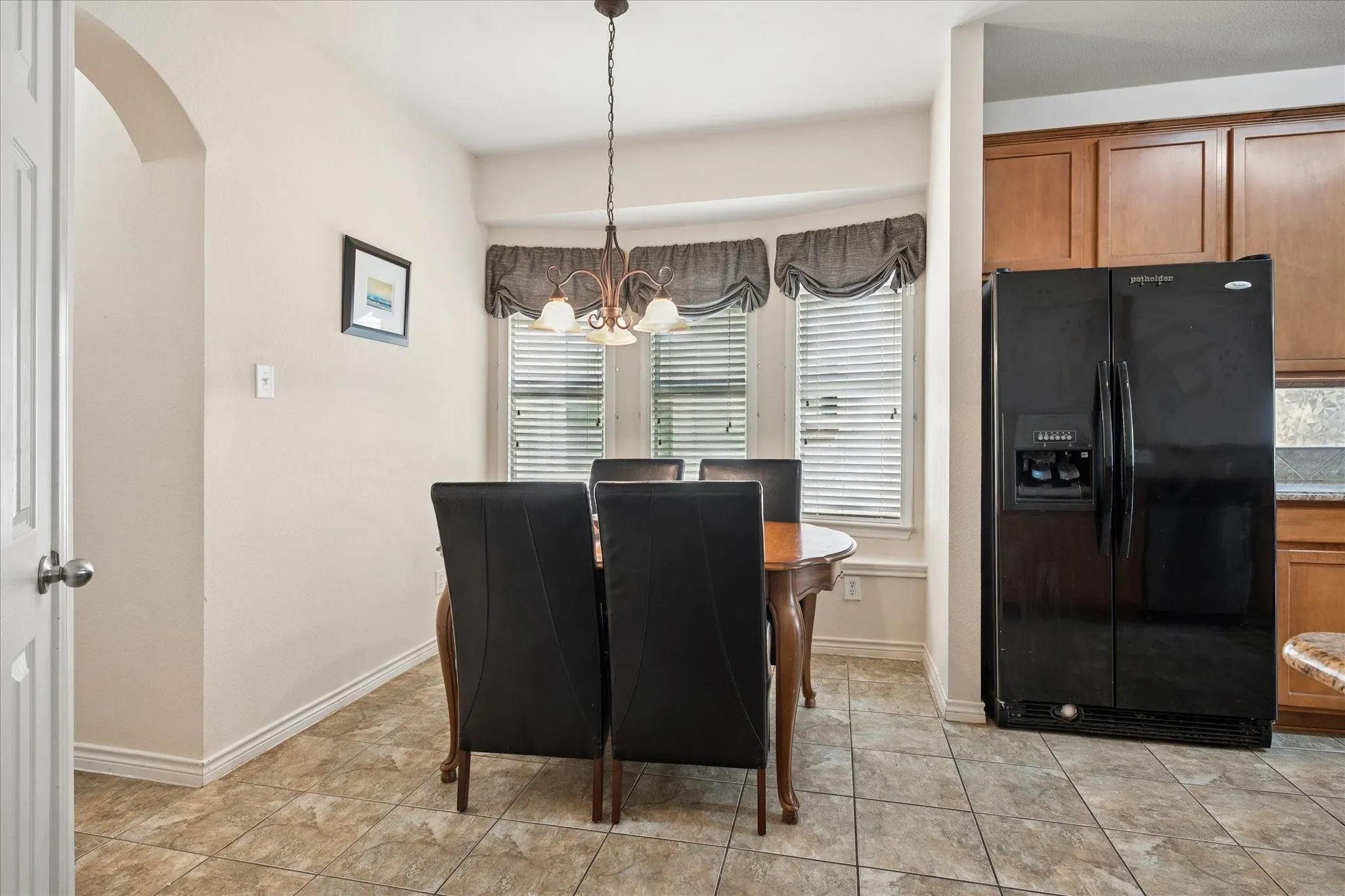 Single Family Residence For Sale in Collin County , 608 Bonham Drive, Lavon, Texas 75166, 3 Bedroom, 3 Bathroom, 2 Garage spaces, 2,023 Sqft, built in 2006, mls#21359039, Real Estate Agent in Lavon, Homes For Sale in Collin county, Homes For Sale in Lavon, Realtor in Lavon Texas, Real Estate Brokerage Independent Realty Texas, Luminita Cordes Realtor