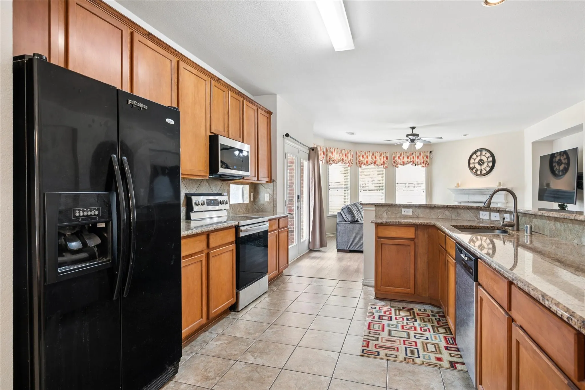 Single Family Residence For Sale in Collin County , 608 Bonham Drive, Lavon, Texas 75166, 3 Bedroom, 3 Bathroom, 2 Garage spaces, 2,023 Sqft, built in 2006, mls#21359039, Real Estate Agent in Lavon, Homes For Sale in Collin county, Homes For Sale in Lavon, Realtor in Lavon Texas, Real Estate Brokerage Independent Realty Texas, Luminita Cordes Realtor