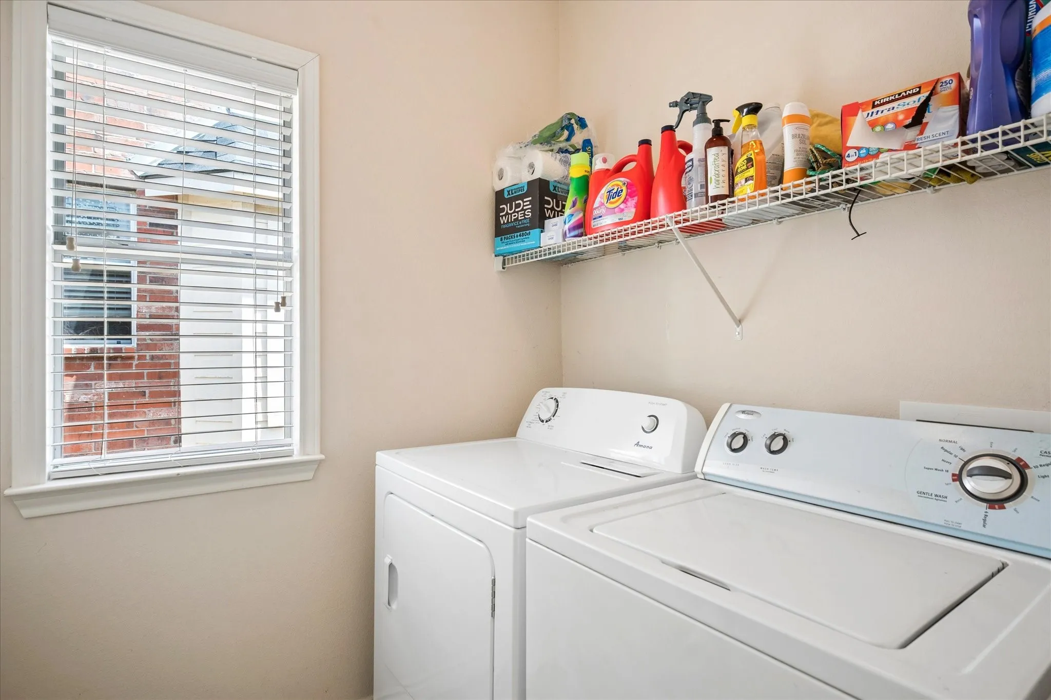 Single Family Residence For Sale in Collin County , 608 Bonham Drive, Lavon, Texas 75166, 3 Bedroom, 3 Bathroom, 2 Garage spaces, 2,023 Sqft, built in 2006, mls#21359039, Real Estate Agent in Lavon, Homes For Sale in Collin county, Homes For Sale in Lavon, Realtor in Lavon Texas, Real Estate Brokerage Independent Realty Texas, Luminita Cordes Realtor
