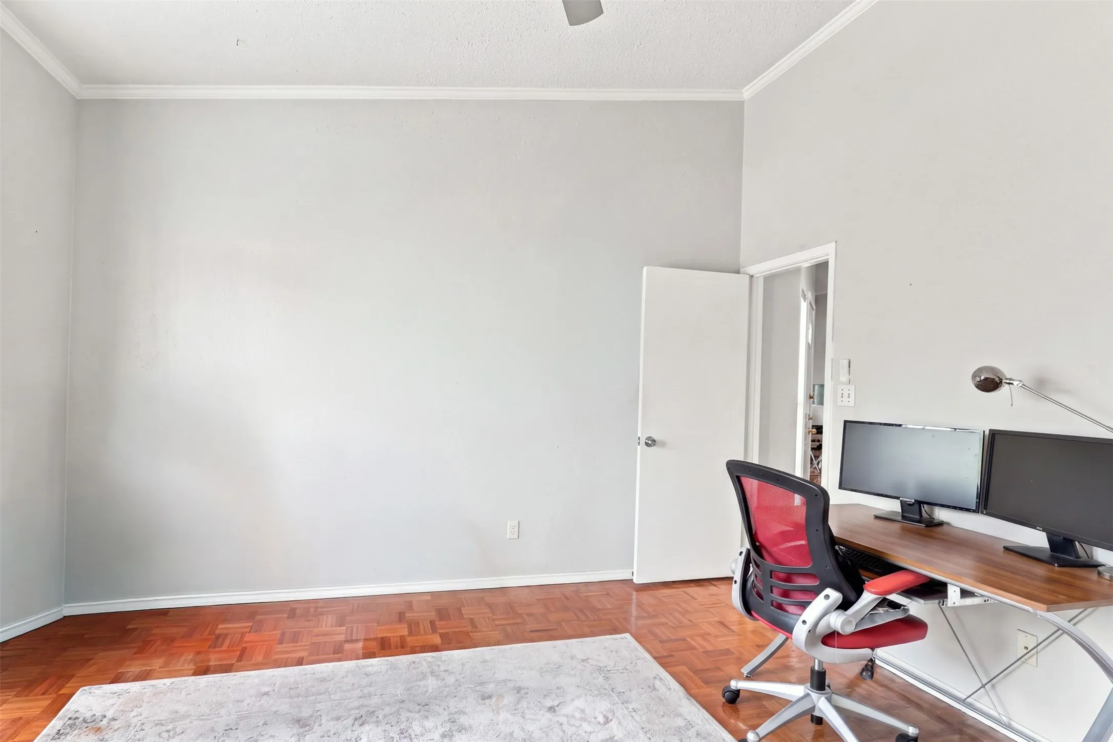 Condominium For Sale in Tarrant County , 400 Pebble Way 262, Arlington, Texas 76006, 2 Bedroom, 2 Bathroom, Garage spaces, 952 Sqft, built in 1983, mls#21357710, Real Estate Agent in Arlington, Homes For Sale in Tarrant county, Homes For Sale in Arlington, Realtor in Arlington Texas, Real Estate Brokerage Independent Realty Texas, Luminita Cordes Realtor