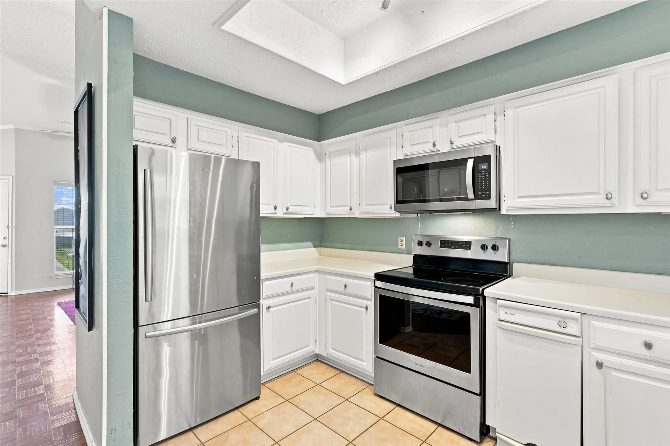Condominium For Sale in Tarrant County , 400 Pebble Way 262, Arlington, Texas 76006, 2 Bedroom, 2 Bathroom, Garage spaces, 952 Sqft, built in 1983, mls#21357710, Real Estate Agent in Arlington, Homes For Sale in Tarrant county, Homes For Sale in Arlington, Realtor in Arlington Texas, Real Estate Brokerage Independent Realty Texas, Luminita Cordes Realtor