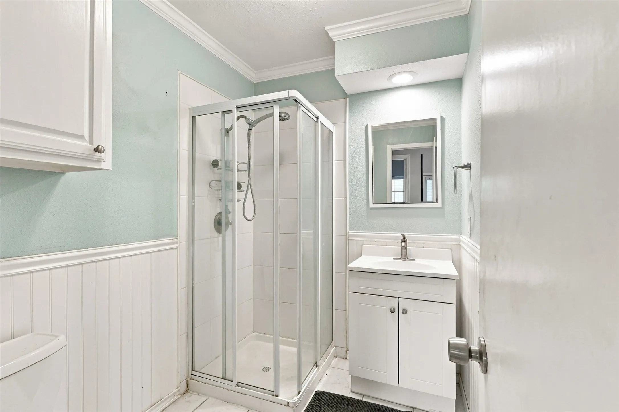Condominium For Sale in Tarrant County , 400 Pebble Way 262, Arlington, Texas 76006, 2 Bedroom, 2 Bathroom, Garage spaces, 952 Sqft, built in 1983, mls#21357710, Real Estate Agent in Arlington, Homes For Sale in Tarrant county, Homes For Sale in Arlington, Realtor in Arlington Texas, Real Estate Brokerage Independent Realty Texas, Luminita Cordes Realtor