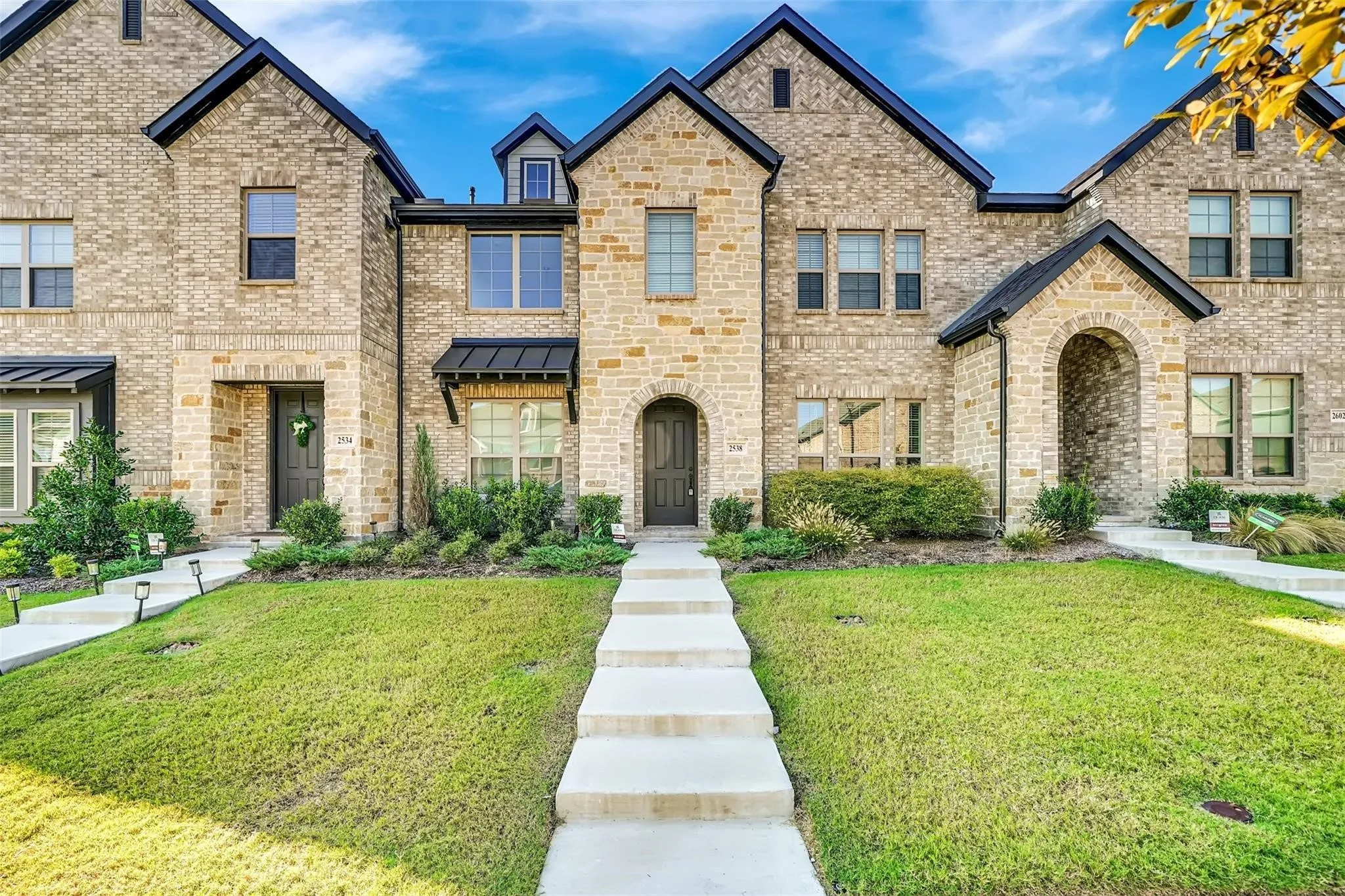 Townhouse For Sale in Dallas County , 2538 Settlers Place, Garland, Texas 75042, 3 Bedroom, 3 Bathroom, 2 Garage spaces, 1,660 Sqft, built in 2023, mls#21359698, Real Estate Agent in Garland, Homes For Sale in Dallas county, Homes For Sale in Garland, Realtor in Garland Texas, Real Estate Brokerage Independent Realty Texas, Luminita Cordes Realtor