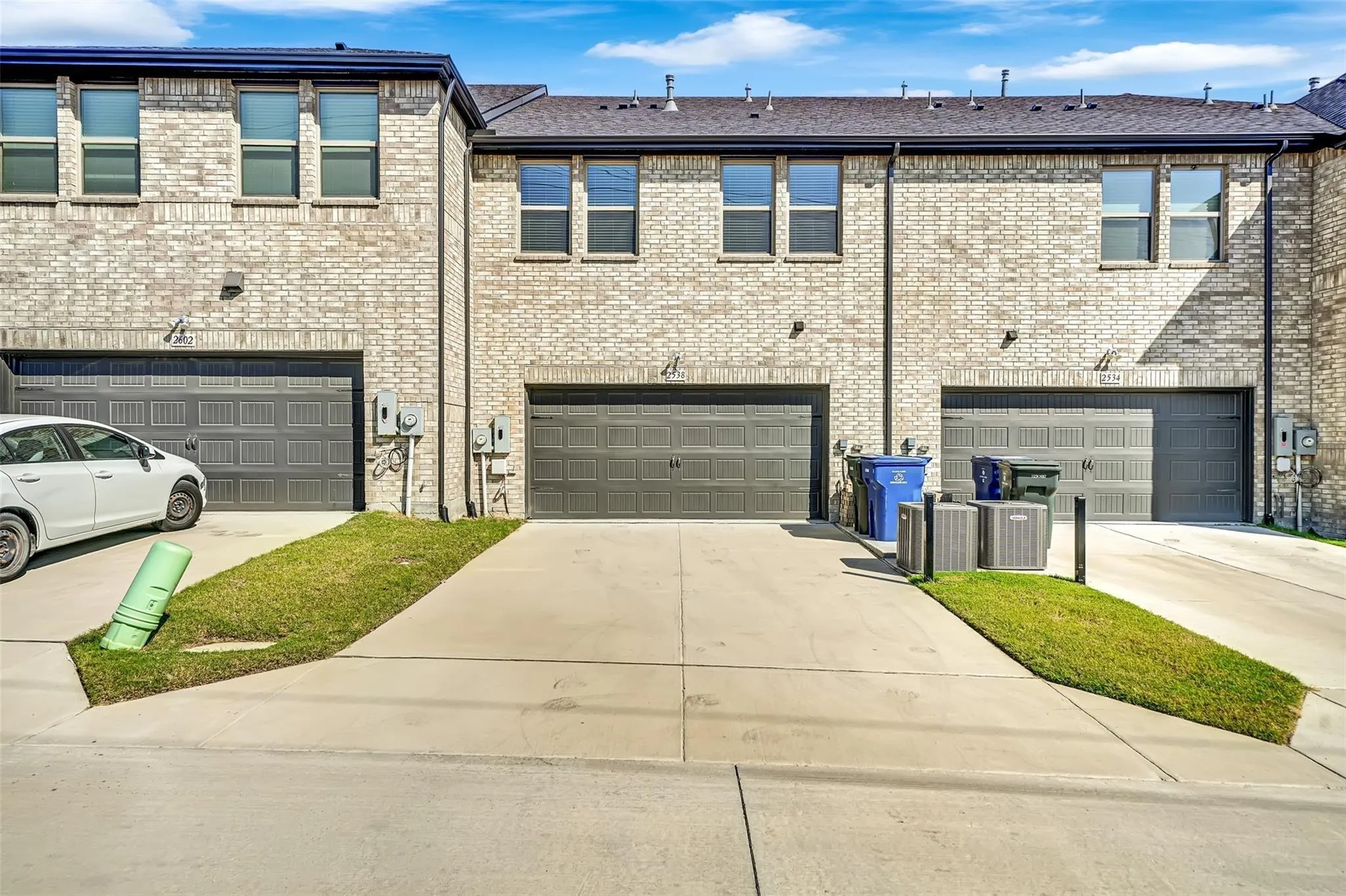 Townhouse For Sale in Dallas County , 2538 Settlers Place, Garland, Texas 75042, 3 Bedroom, 3 Bathroom, 2 Garage spaces, 1,660 Sqft, built in 2023, mls#21359698, Real Estate Agent in Garland, Homes For Sale in Dallas county, Homes For Sale in Garland, Realtor in Garland Texas, Real Estate Brokerage Independent Realty Texas, Luminita Cordes Realtor