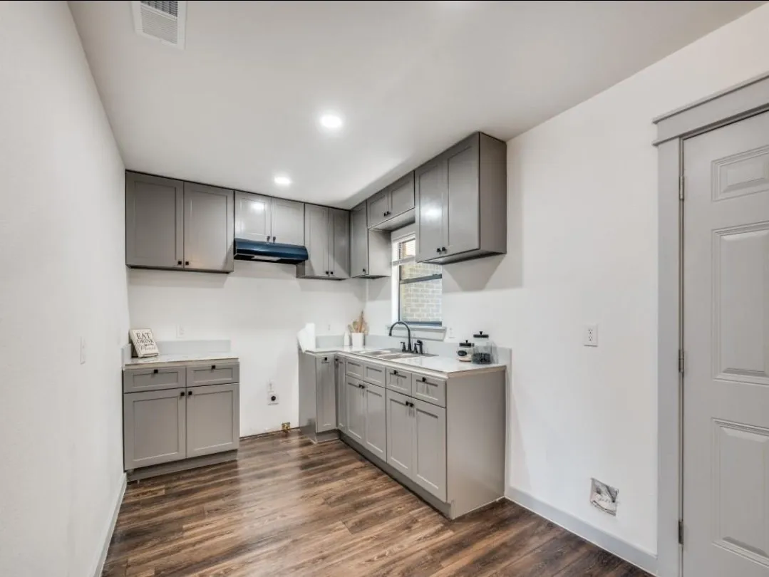 Single Family Residence For Sale in Tarrant County , 1208 Savage Drive, Fort Worth, Texas 76134, 3 Bedroom, 2 Bathroom, 1 Garage spaces, 1,115 Sqft, built in 1955, mls#21358740, Real Estate Agent in Fort Worth, Homes For Sale in Tarrant county, Homes For Sale in Fort Worth, Realtor in Fort Worth Texas, Real Estate Brokerage Independent Realty Texas, Luminita Cordes Realtor