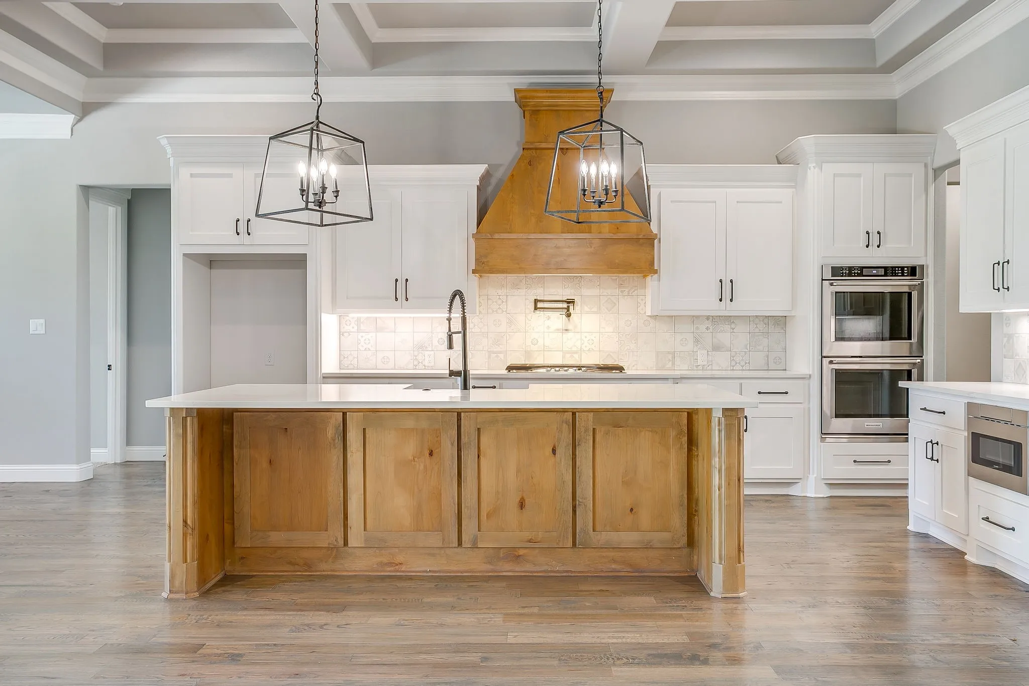 Single Family Residence For Sale in Parker County , 2161 Eagles Ridge Drive, Weatherford, Texas 76087, 4 Bedroom, 5 Bathroom, 6 Garage spaces, 3,995 Sqft, built in 2022, mls#21358325, Real Estate Agent in Weatherford, Homes For Sale in Parker county, Homes For Sale in Weatherford, Realtor in Weatherford Texas, Real Estate Brokerage Independent Realty Texas, Luminita Cordes Realtor