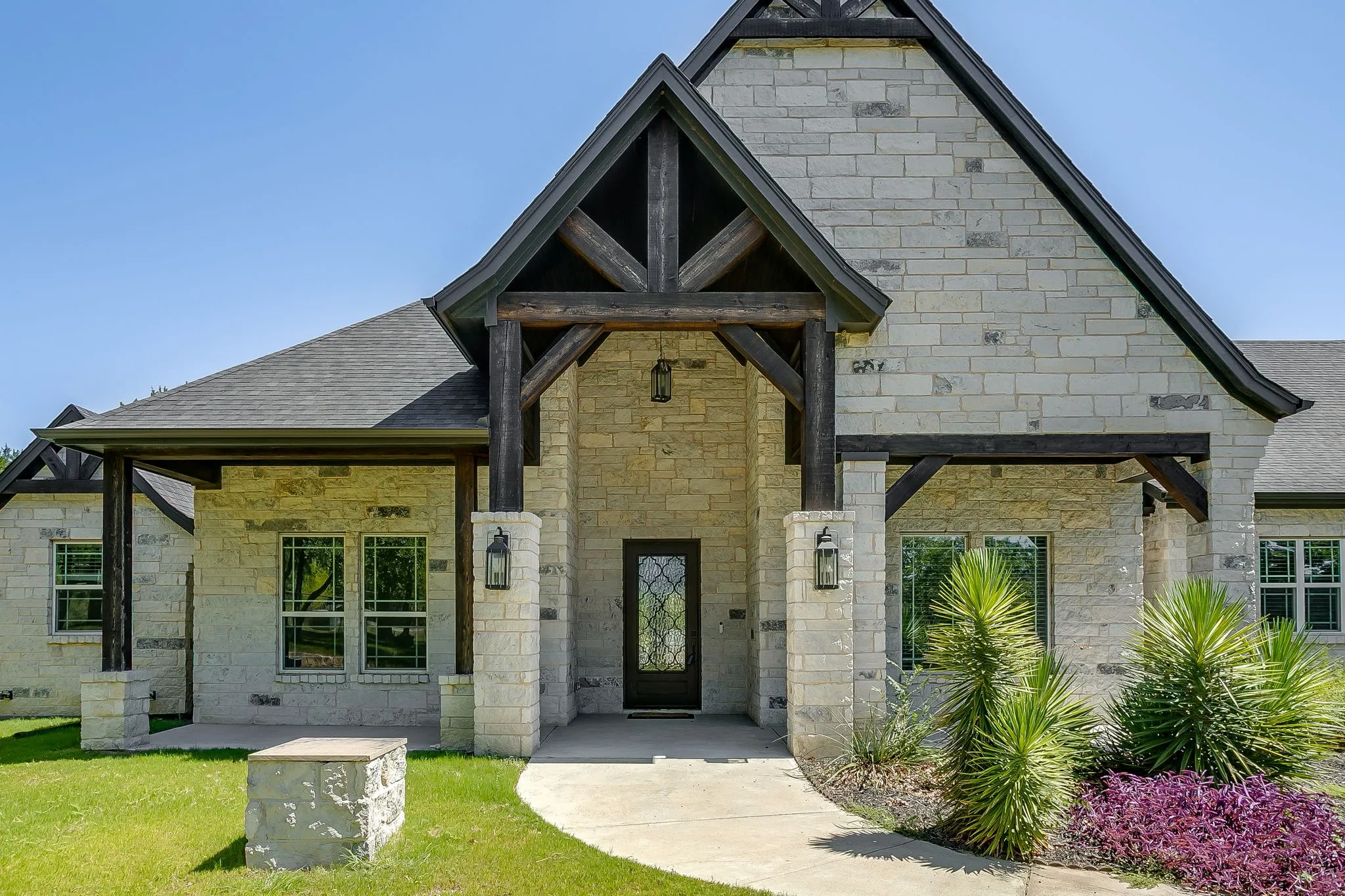 Single Family Residence For Sale in Parker County , 2161 Eagles Ridge Drive, Weatherford, Texas 76087, 4 Bedroom, 5 Bathroom, 6 Garage spaces, 3,995 Sqft, built in 2022, mls#21358325, Real Estate Agent in Weatherford, Homes For Sale in Parker county, Homes For Sale in Weatherford, Realtor in Weatherford Texas, Real Estate Brokerage Independent Realty Texas, Luminita Cordes Realtor