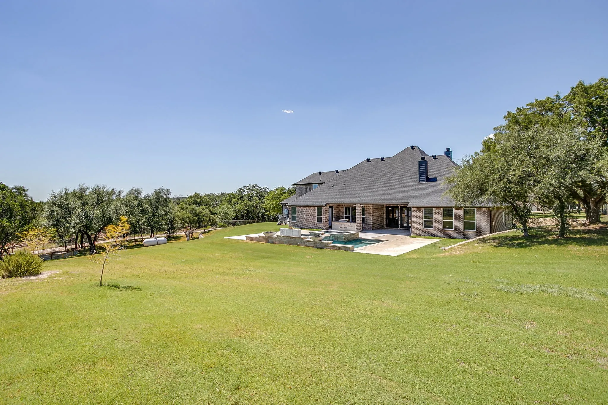 Single Family Residence For Sale in Parker County , 2161 Eagles Ridge Drive, Weatherford, Texas 76087, 4 Bedroom, 5 Bathroom, 6 Garage spaces, 3,995 Sqft, built in 2022, mls#21358325, Real Estate Agent in Weatherford, Homes For Sale in Parker county, Homes For Sale in Weatherford, Realtor in Weatherford Texas, Real Estate Brokerage Independent Realty Texas, Luminita Cordes Realtor