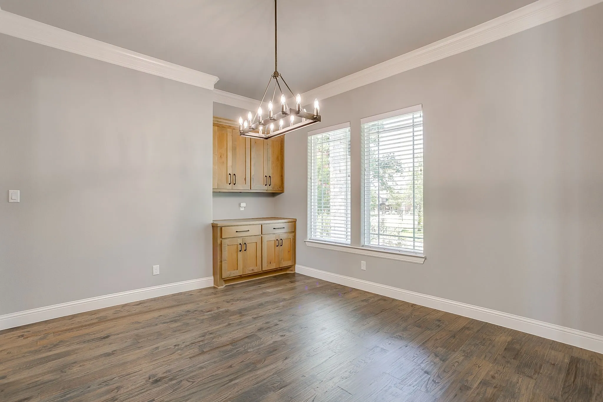 Single Family Residence For Sale in Parker County , 2161 Eagles Ridge Drive, Weatherford, Texas 76087, 4 Bedroom, 5 Bathroom, 6 Garage spaces, 3,995 Sqft, built in 2022, mls#21358325, Real Estate Agent in Weatherford, Homes For Sale in Parker county, Homes For Sale in Weatherford, Realtor in Weatherford Texas, Real Estate Brokerage Independent Realty Texas, Luminita Cordes Realtor