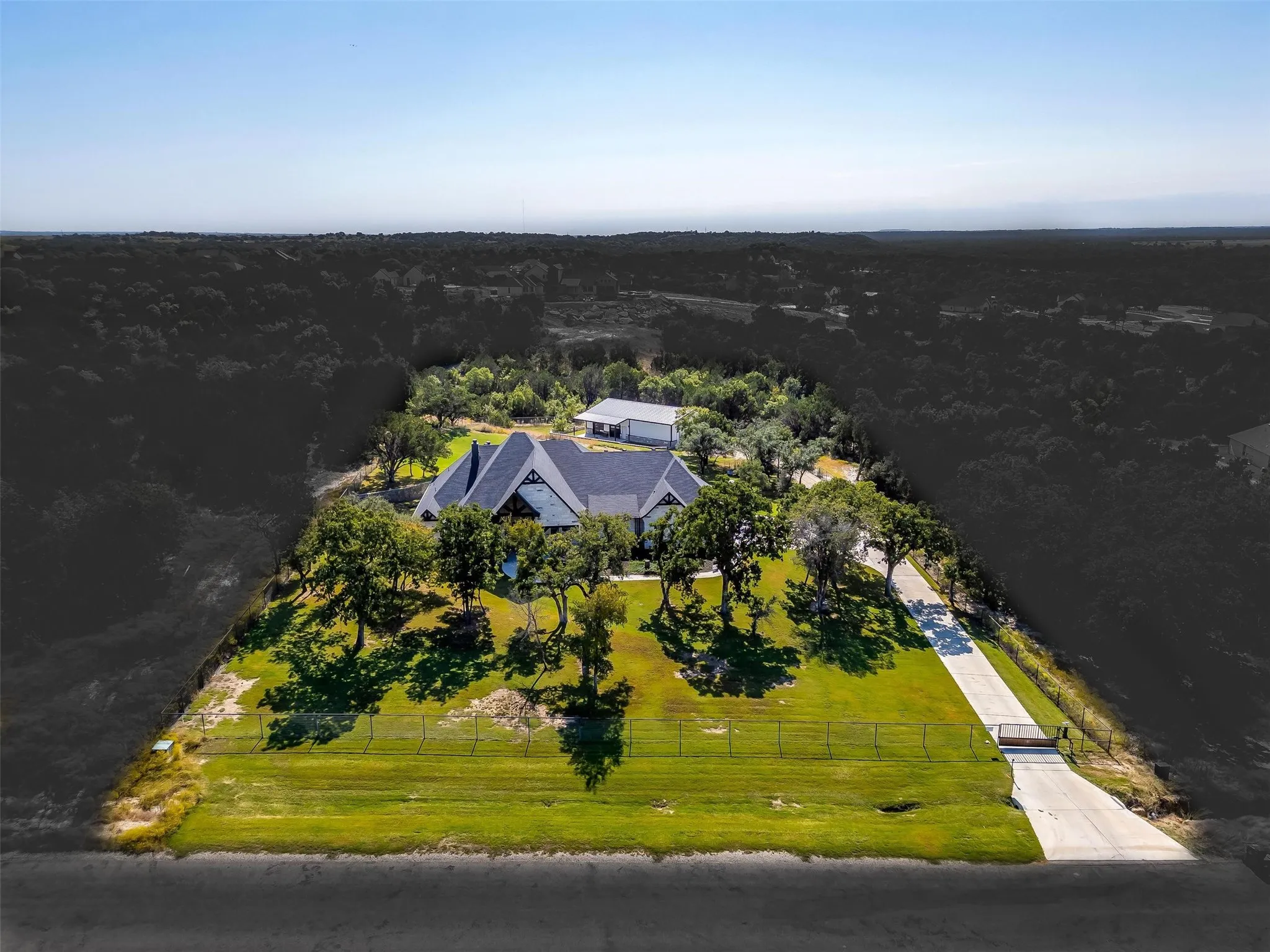 Single Family Residence For Sale in Parker County , 2161 Eagles Ridge Drive, Weatherford, Texas 76087, 4 Bedroom, 5 Bathroom, 6 Garage spaces, 3,995 Sqft, built in 2022, mls#21358325, Real Estate Agent in Weatherford, Homes For Sale in Parker county, Homes For Sale in Weatherford, Realtor in Weatherford Texas, Real Estate Brokerage Independent Realty Texas, Luminita Cordes Realtor