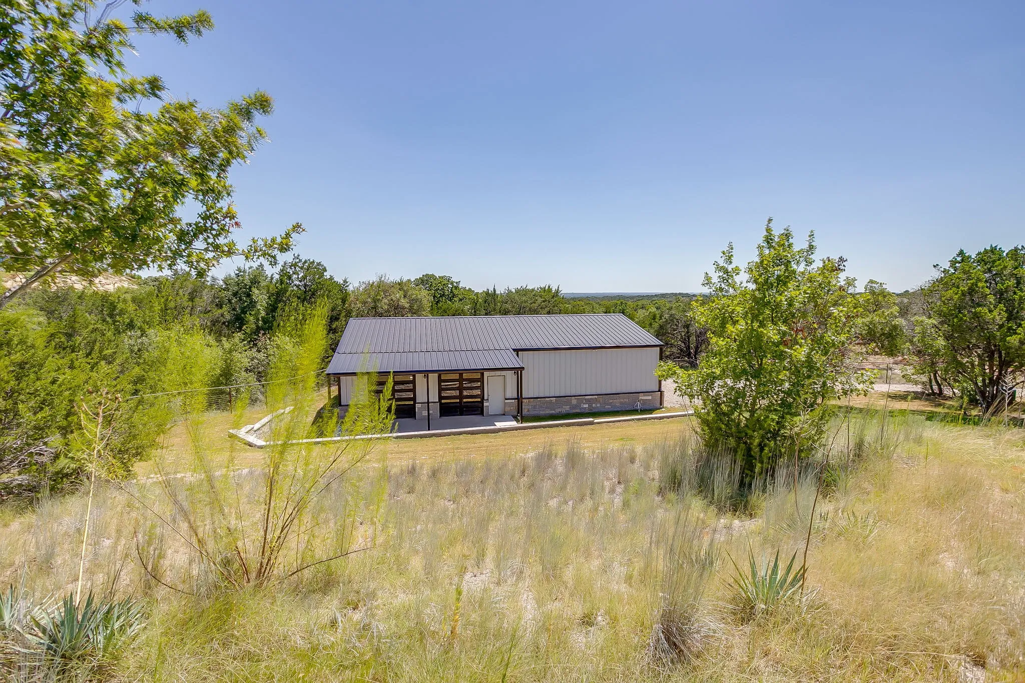 Single Family Residence For Sale in Parker County , 2161 Eagles Ridge Drive, Weatherford, Texas 76087, 4 Bedroom, 5 Bathroom, 6 Garage spaces, 3,995 Sqft, built in 2022, mls#21358325, Real Estate Agent in Weatherford, Homes For Sale in Parker county, Homes For Sale in Weatherford, Realtor in Weatherford Texas, Real Estate Brokerage Independent Realty Texas, Luminita Cordes Realtor