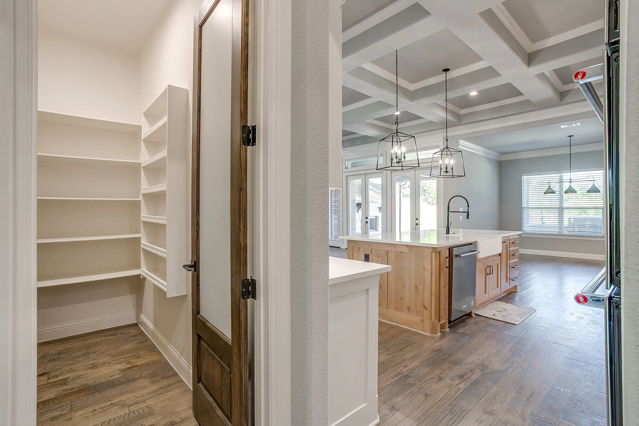 Single Family Residence For Sale in Parker County , 2161 Eagles Ridge Drive, Weatherford, Texas 76087, 4 Bedroom, 5 Bathroom, 6 Garage spaces, 3,995 Sqft, built in 2022, mls#21358325, Real Estate Agent in Weatherford, Homes For Sale in Parker county, Homes For Sale in Weatherford, Realtor in Weatherford Texas, Real Estate Brokerage Independent Realty Texas, Luminita Cordes Realtor