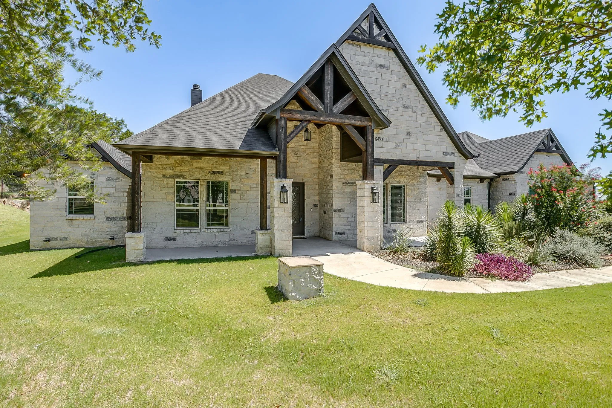 Single Family Residence For Sale in Parker County , 2161 Eagles Ridge Drive, Weatherford, Texas 76087, 4 Bedroom, 5 Bathroom, 6 Garage spaces, 3,995 Sqft, built in 2022, mls#21358325, Real Estate Agent in Weatherford, Homes For Sale in Parker county, Homes For Sale in Weatherford, Realtor in Weatherford Texas, Real Estate Brokerage Independent Realty Texas, Luminita Cordes Realtor