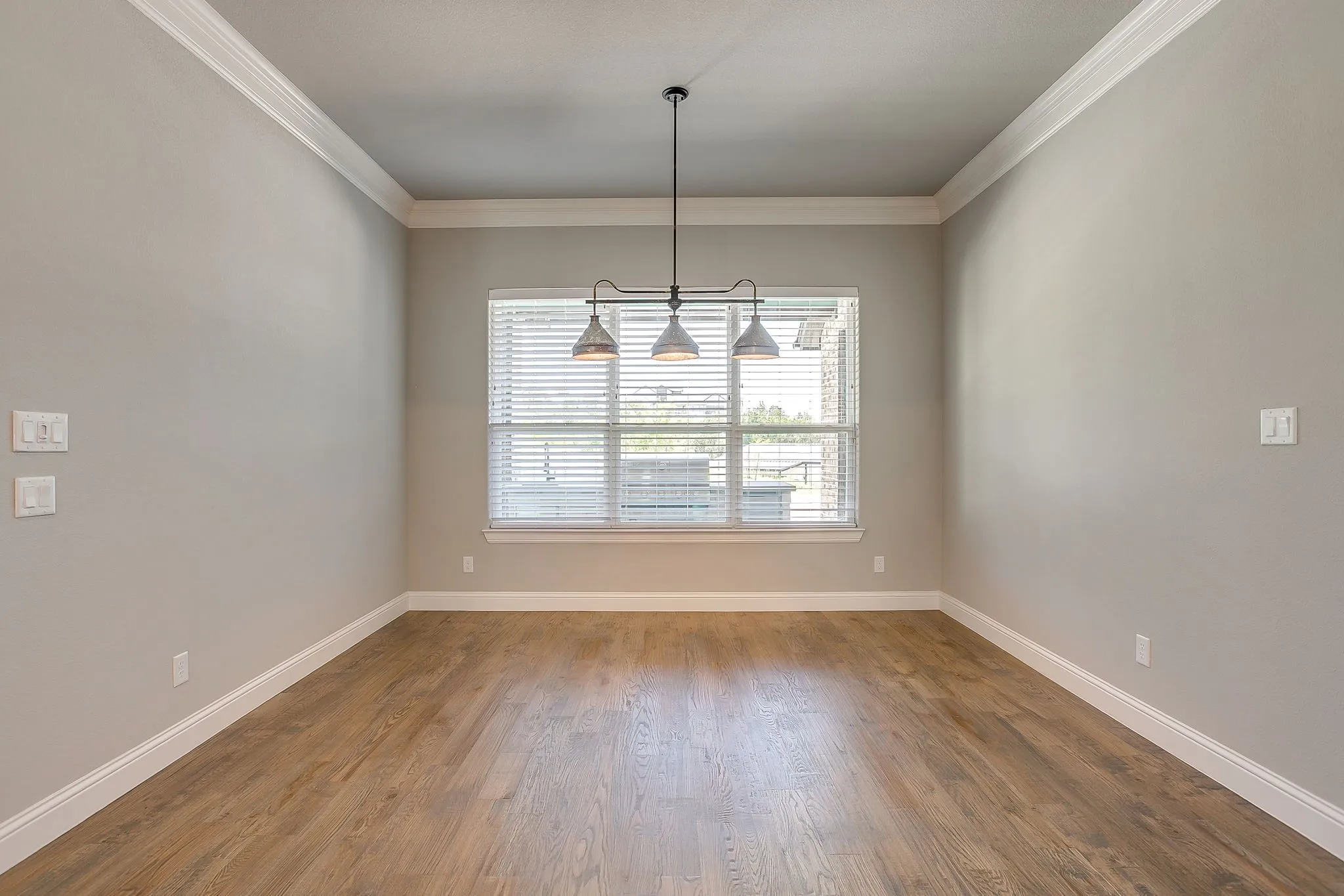 Single Family Residence For Sale in Parker County , 2161 Eagles Ridge Drive, Weatherford, Texas 76087, 4 Bedroom, 5 Bathroom, 6 Garage spaces, 3,995 Sqft, built in 2022, mls#21358325, Real Estate Agent in Weatherford, Homes For Sale in Parker county, Homes For Sale in Weatherford, Realtor in Weatherford Texas, Real Estate Brokerage Independent Realty Texas, Luminita Cordes Realtor
