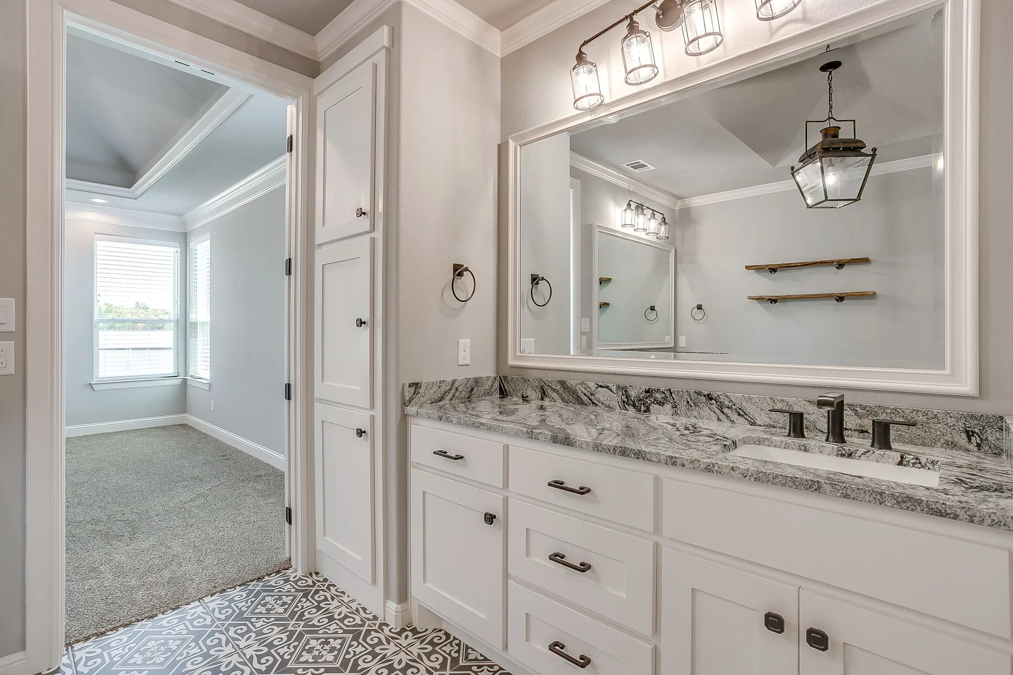 Single Family Residence For Sale in Parker County , 2161 Eagles Ridge Drive, Weatherford, Texas 76087, 4 Bedroom, 5 Bathroom, 6 Garage spaces, 3,995 Sqft, built in 2022, mls#21358325, Real Estate Agent in Weatherford, Homes For Sale in Parker county, Homes For Sale in Weatherford, Realtor in Weatherford Texas, Real Estate Brokerage Independent Realty Texas, Luminita Cordes Realtor