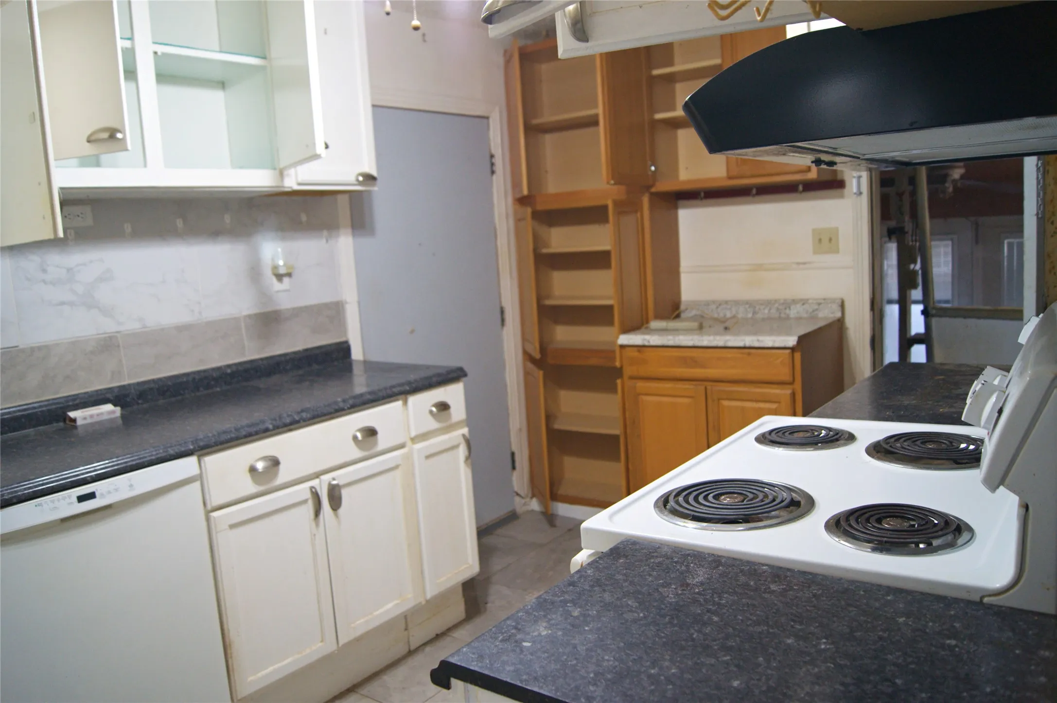 Single Family Residence For Sale in Coryell County , 2407 Oak Drive, Gatesville, Texas 76528, 3 Bedroom, 1 Bathroom, 1 Garage spaces, 1,362 Sqft, built in 1950, mls#21348898, Real Estate Agent in Gatesville, Homes For Sale in Coryell county, Homes For Sale in Gatesville, Realtor in Gatesville Texas, Real Estate Brokerage Independent Realty Texas, Luminita Cordes Realtor