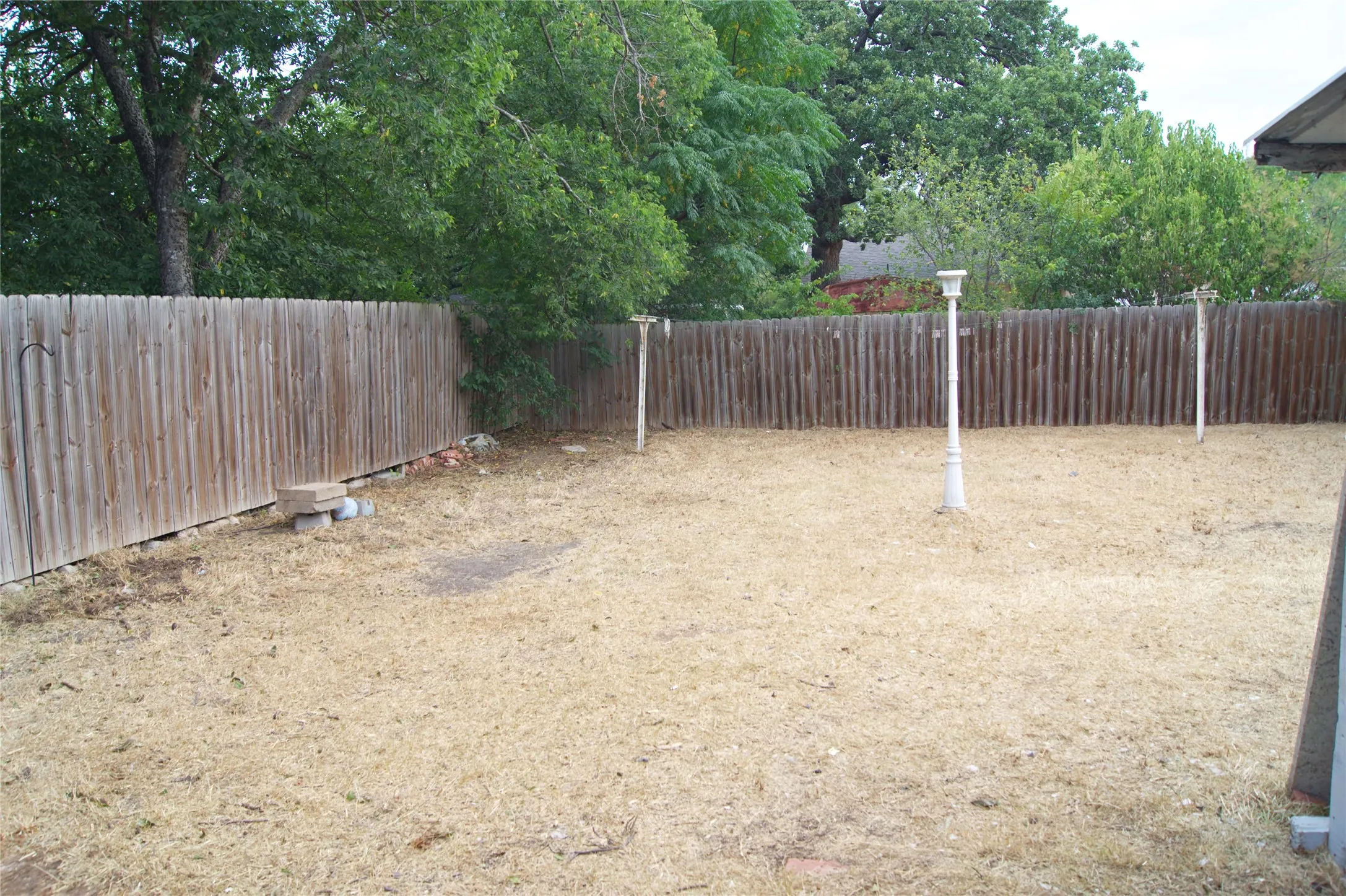 Single Family Residence For Sale in Coryell County , 2407 Oak Drive, Gatesville, Texas 76528, 3 Bedroom, 1 Bathroom, 1 Garage spaces, 1,362 Sqft, built in 1950, mls#21348898, Real Estate Agent in Gatesville, Homes For Sale in Coryell county, Homes For Sale in Gatesville, Realtor in Gatesville Texas, Real Estate Brokerage Independent Realty Texas, Luminita Cordes Realtor
