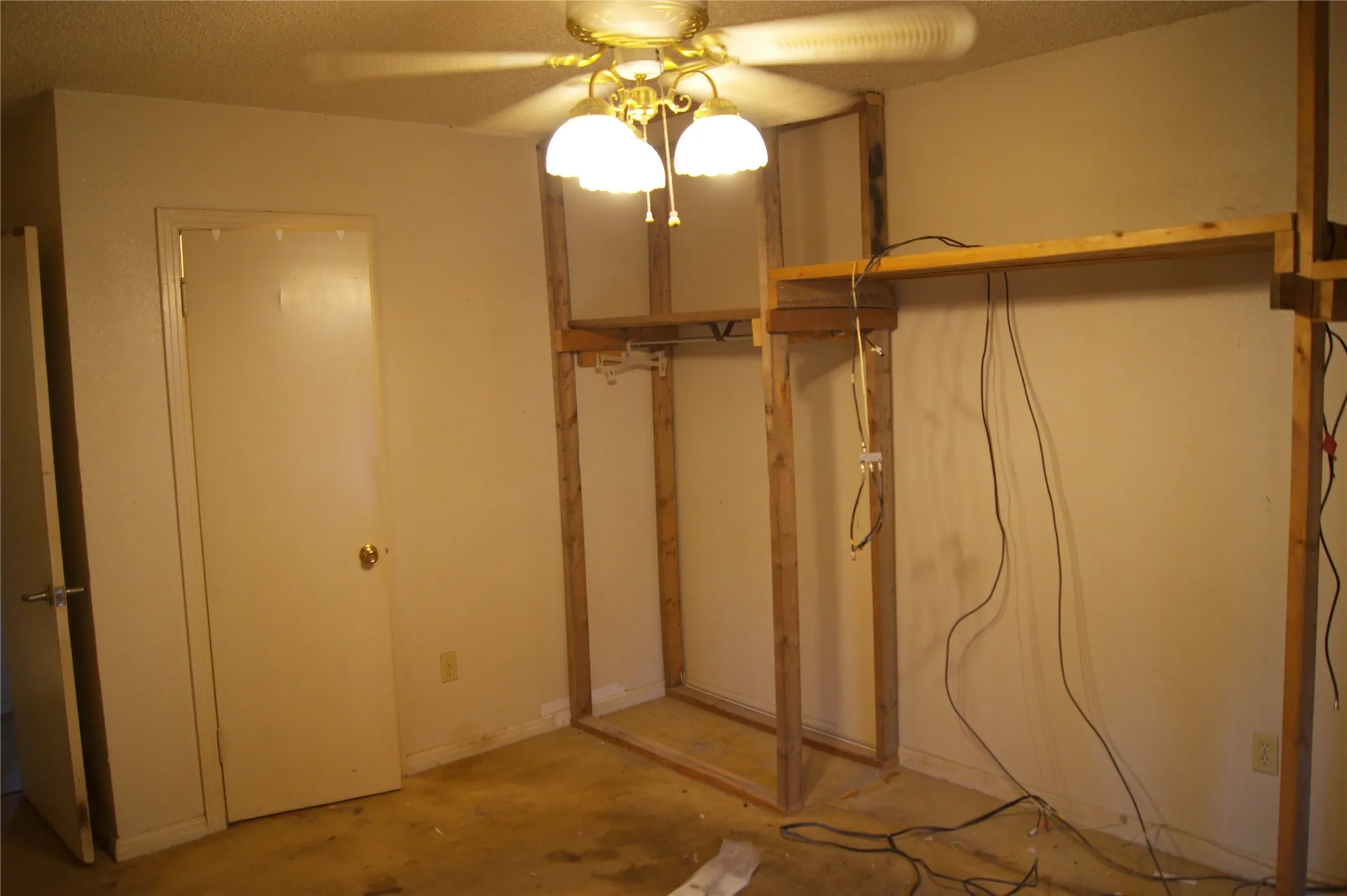 Single Family Residence For Sale in Coryell County , 2407 Oak Drive, Gatesville, Texas 76528, 3 Bedroom, 1 Bathroom, 1 Garage spaces, 1,362 Sqft, built in 1950, mls#21348898, Real Estate Agent in Gatesville, Homes For Sale in Coryell county, Homes For Sale in Gatesville, Realtor in Gatesville Texas, Real Estate Brokerage Independent Realty Texas, Luminita Cordes Realtor