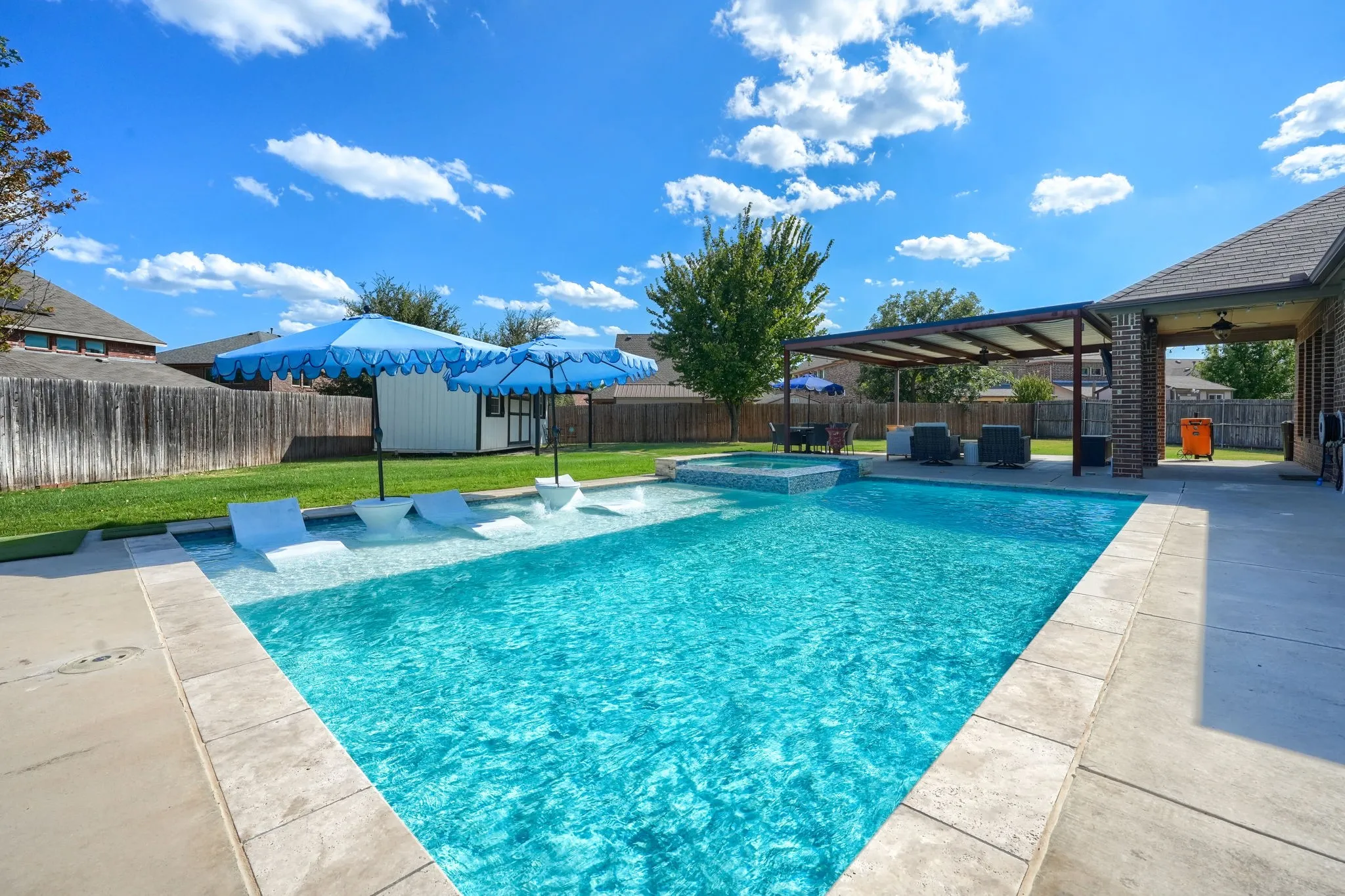 Single Family Residence For Sale in Dallas County , 2406 Lucerne Drive, Rowlett, Texas 75089, 3 Bedroom, 3 Bathroom, 2 Garage spaces, 2,475 Sqft, built in 2016, mls#21359692, Real Estate Agent in Rowlett, Homes For Sale in Dallas county, Homes For Sale in Rowlett, Realtor in Rowlett Texas, Real Estate Brokerage Independent Realty Texas, Luminita Cordes Realtor