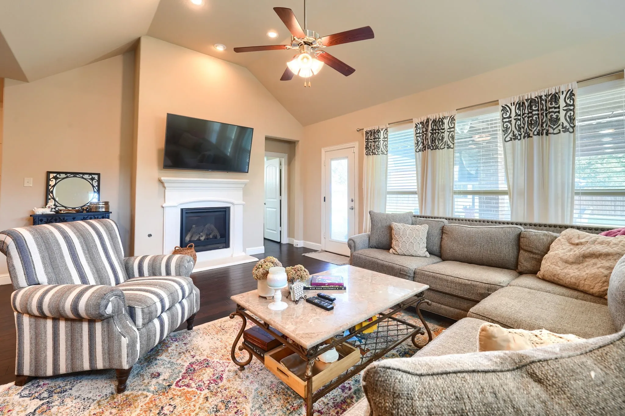 Single Family Residence For Sale in Dallas County , 2406 Lucerne Drive, Rowlett, Texas 75089, 3 Bedroom, 3 Bathroom, 2 Garage spaces, 2,475 Sqft, built in 2016, mls#21359692, Real Estate Agent in Rowlett, Homes For Sale in Dallas county, Homes For Sale in Rowlett, Realtor in Rowlett Texas, Real Estate Brokerage Independent Realty Texas, Luminita Cordes Realtor