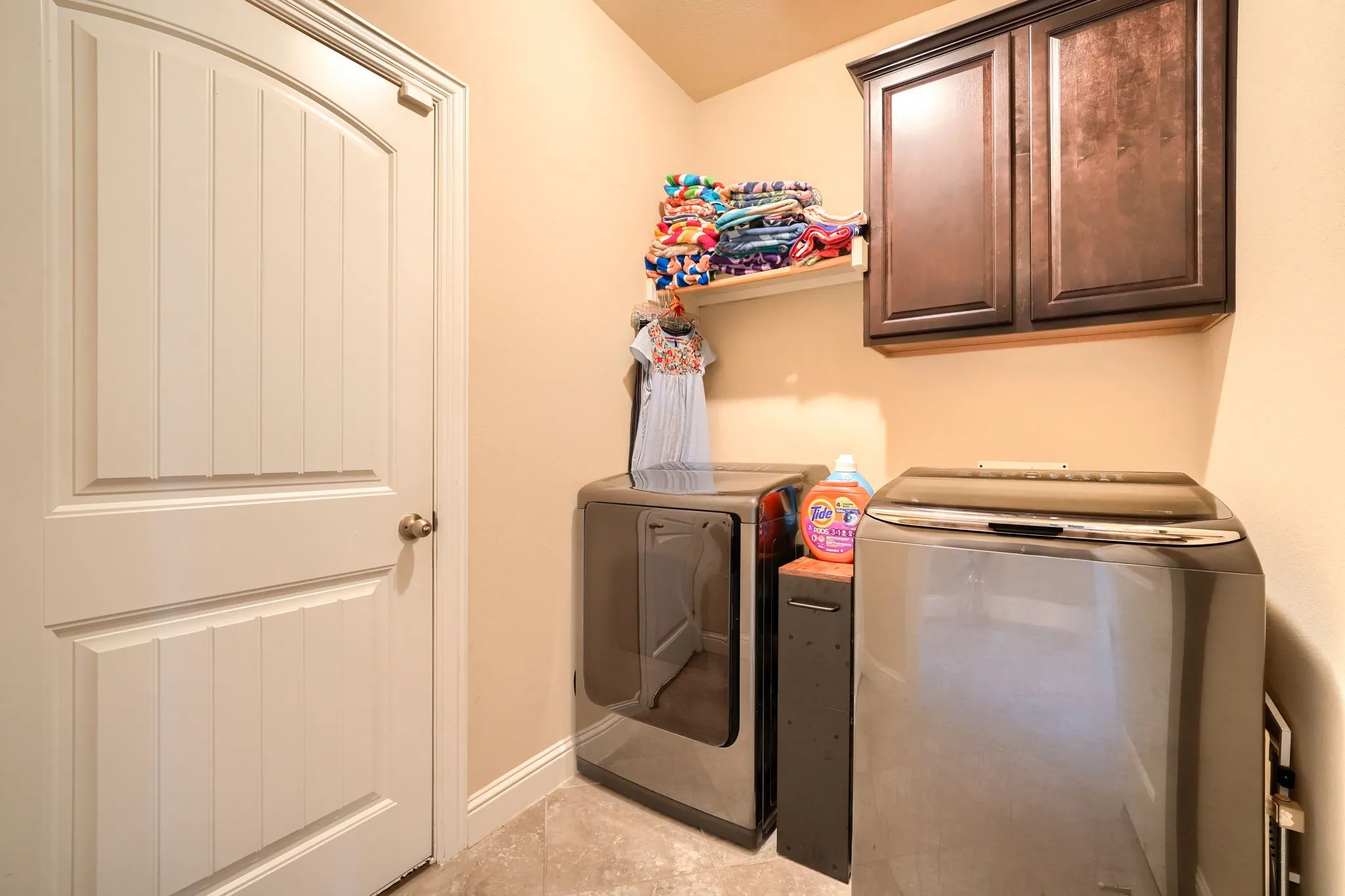 Single Family Residence For Sale in Dallas County , 2406 Lucerne Drive, Rowlett, Texas 75089, 3 Bedroom, 3 Bathroom, 2 Garage spaces, 2,475 Sqft, built in 2016, mls#21359692, Real Estate Agent in Rowlett, Homes For Sale in Dallas county, Homes For Sale in Rowlett, Realtor in Rowlett Texas, Real Estate Brokerage Independent Realty Texas, Luminita Cordes Realtor