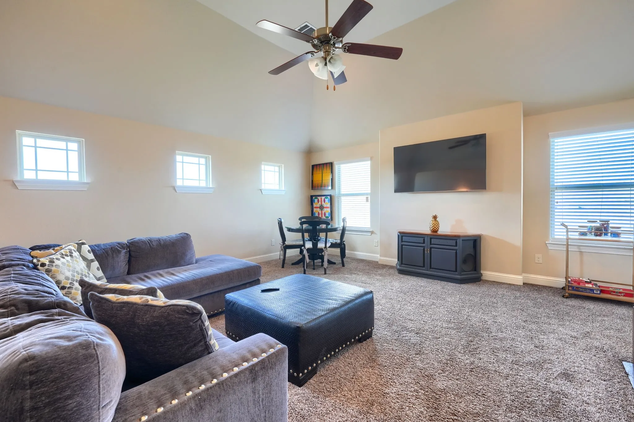 Single Family Residence For Sale in Dallas County , 2406 Lucerne Drive, Rowlett, Texas 75089, 3 Bedroom, 3 Bathroom, 2 Garage spaces, 2,475 Sqft, built in 2016, mls#21359692, Real Estate Agent in Rowlett, Homes For Sale in Dallas county, Homes For Sale in Rowlett, Realtor in Rowlett Texas, Real Estate Brokerage Independent Realty Texas, Luminita Cordes Realtor