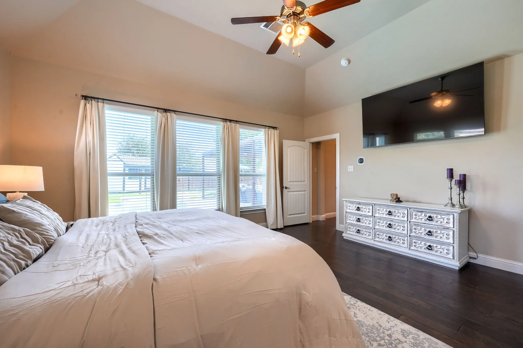Single Family Residence For Sale in Dallas County , 2406 Lucerne Drive, Rowlett, Texas 75089, 3 Bedroom, 3 Bathroom, 2 Garage spaces, 2,475 Sqft, built in 2016, mls#21359692, Real Estate Agent in Rowlett, Homes For Sale in Dallas county, Homes For Sale in Rowlett, Realtor in Rowlett Texas, Real Estate Brokerage Independent Realty Texas, Luminita Cordes Realtor