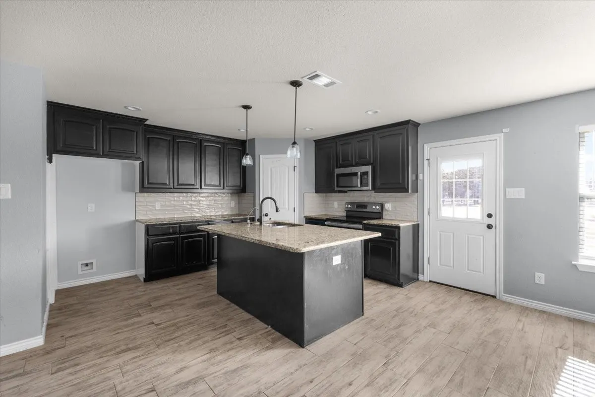 Single Family Residence For Sale in Parker County , 171 Brown Lane, Poolville, Texas 76487, 4 Bedroom, 2 Bathroom, Garage spaces, 1,655 Sqft, built in 2021, mls#21354440, Real Estate Agent in Poolville, Homes For Sale in Parker county, Homes For Sale in Poolville, Realtor in Poolville Texas, Real Estate Brokerage Independent Realty Texas, Luminita Cordes Realtor